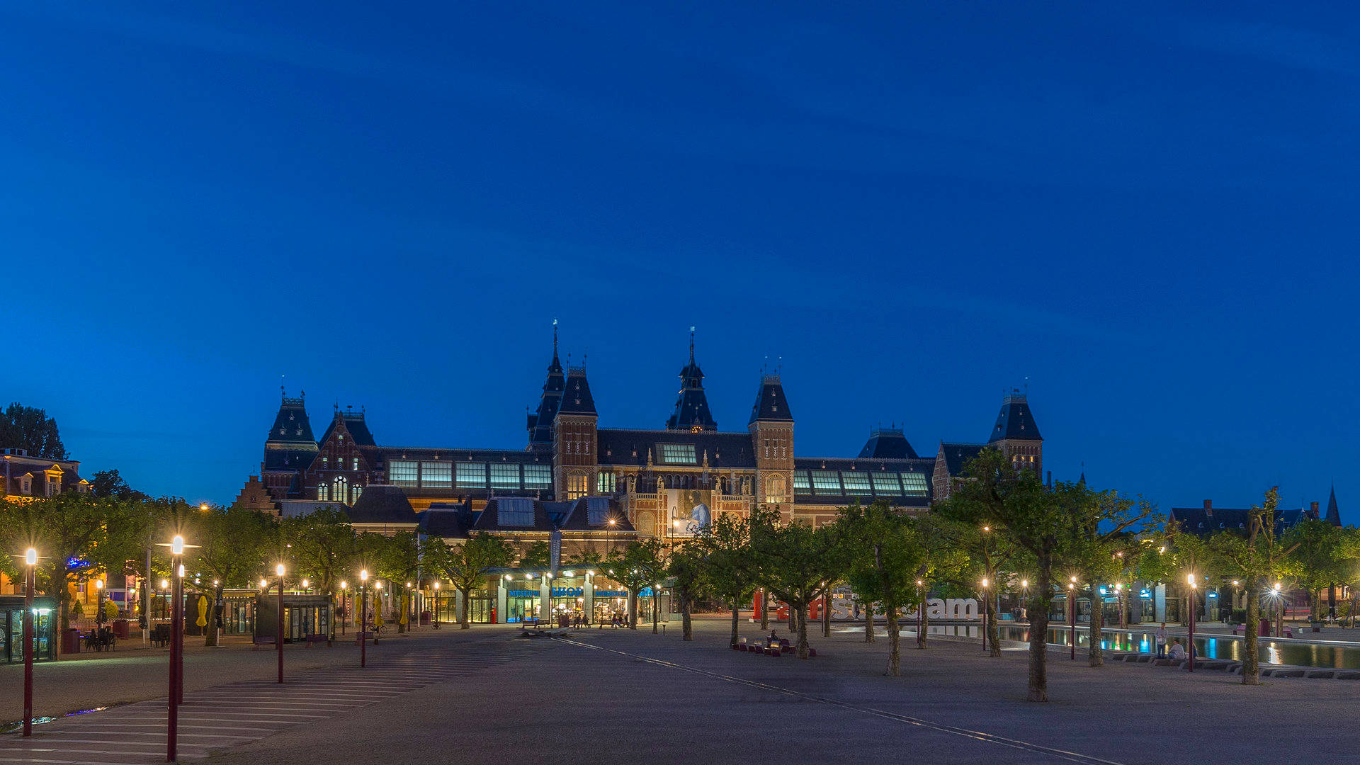Rijksmuseum With Blue Night Sky Wallpaper