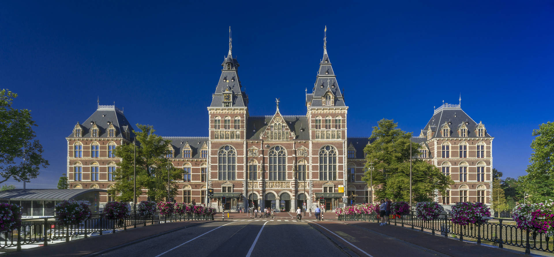 Rijksmuseum With Deep Blue Sky Picture