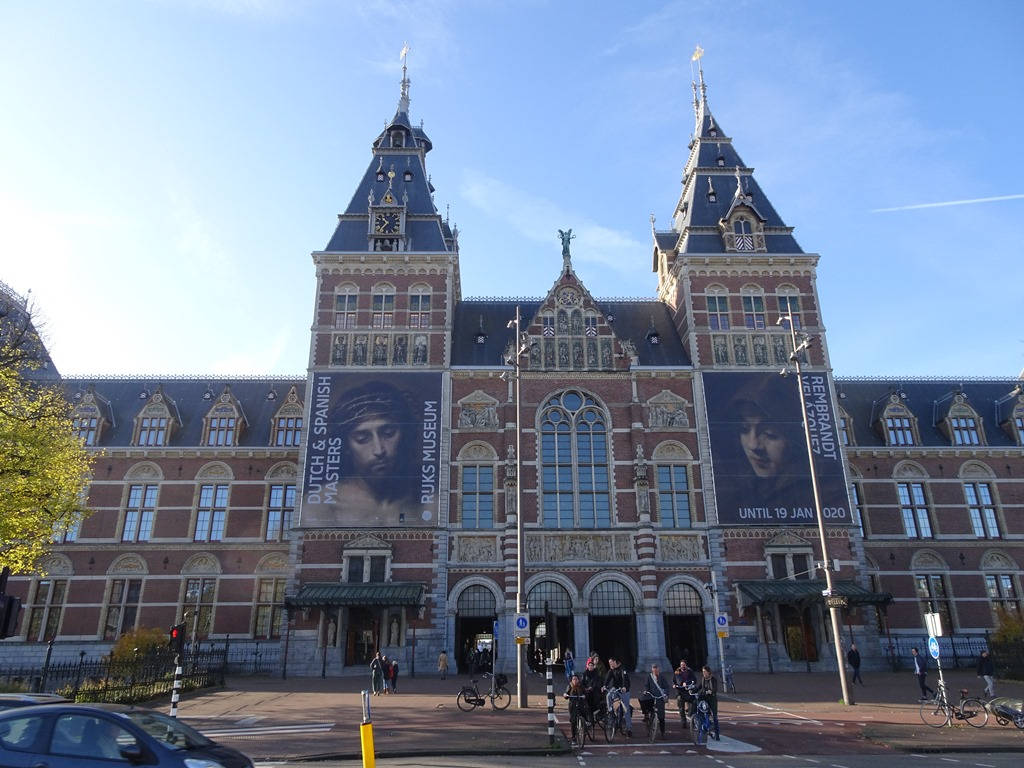 Rijksmuseum With Painting Posters Background