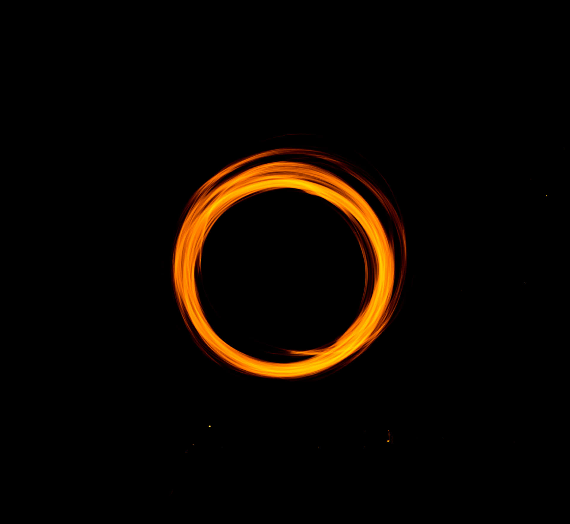 Einkreis Aus Feuer Auf Einem Schwarzen Hintergrund