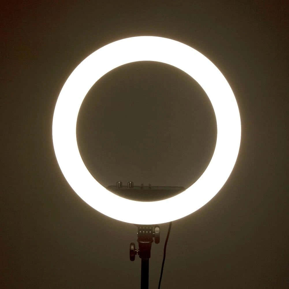 A Ring Light With A White Light On It