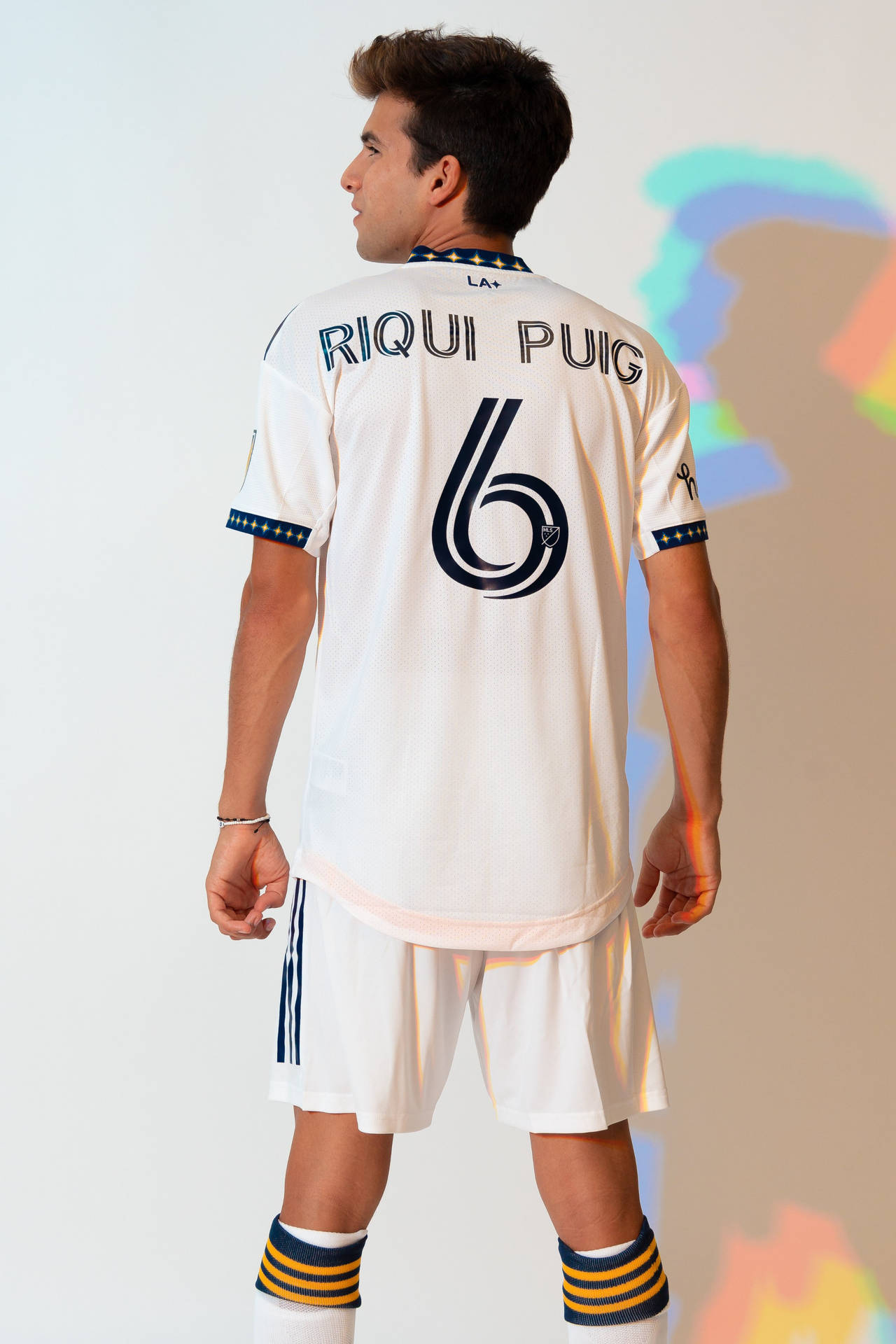 Riqui Puig Los Angeles Galaxy uniformer tilbage Pose Wallpaper