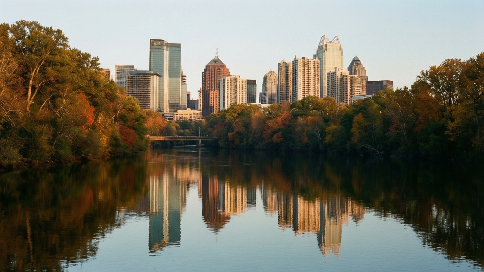 Reflet de la Rivière Skyline Fonds d'écran — Horizon d'Atlanta reflété dans la rivière Chattahoochee