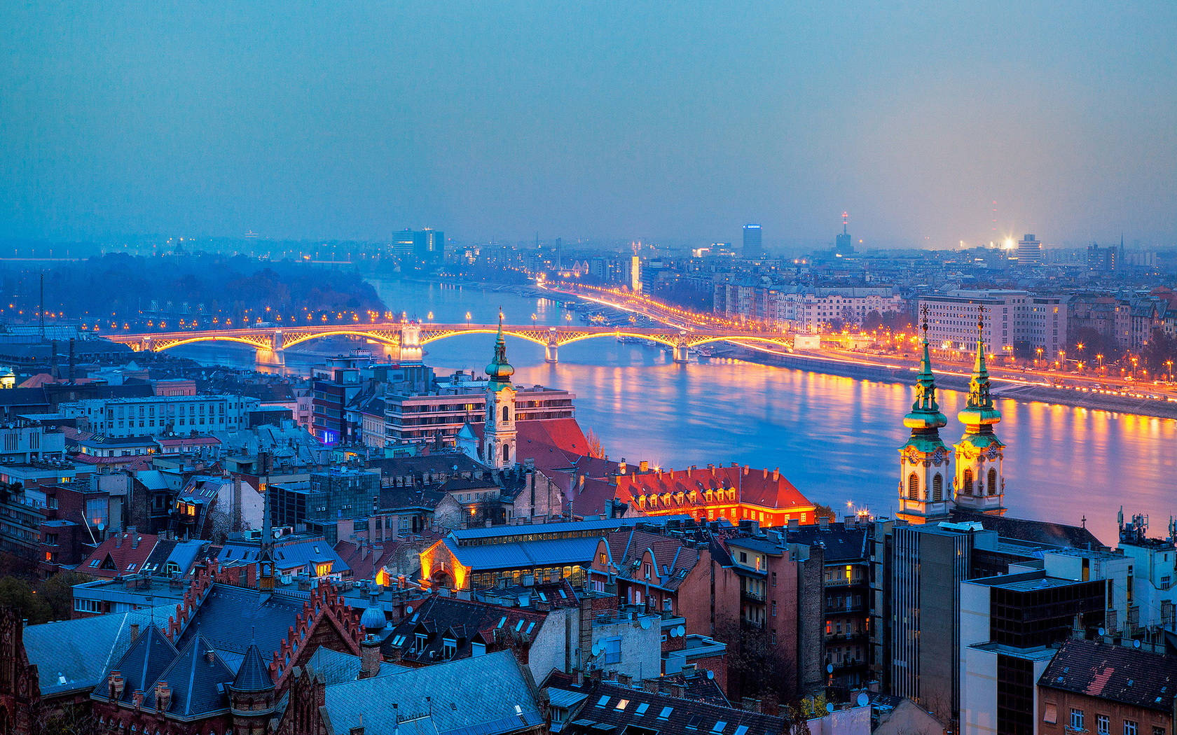 River With Hungary City Lights Wallpaper