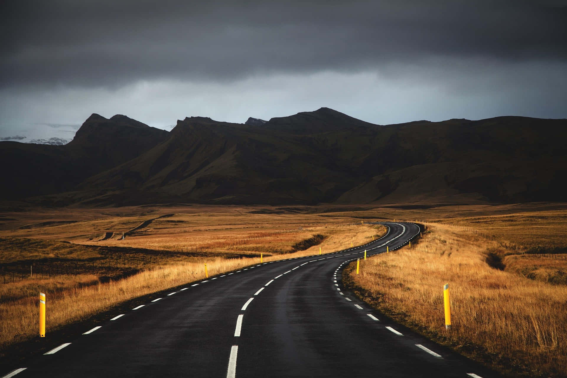 Mountain Ridge Road In Iceland
