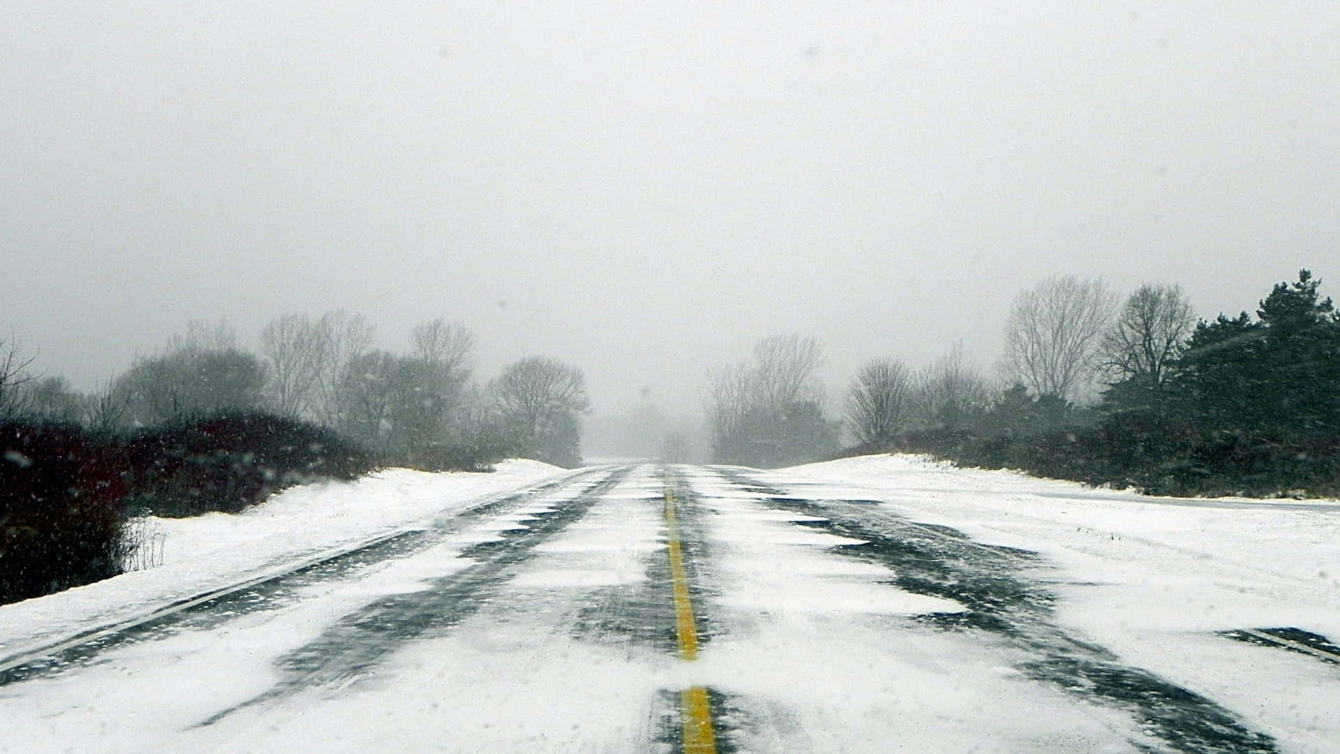 Eineschneebedeckte Straße