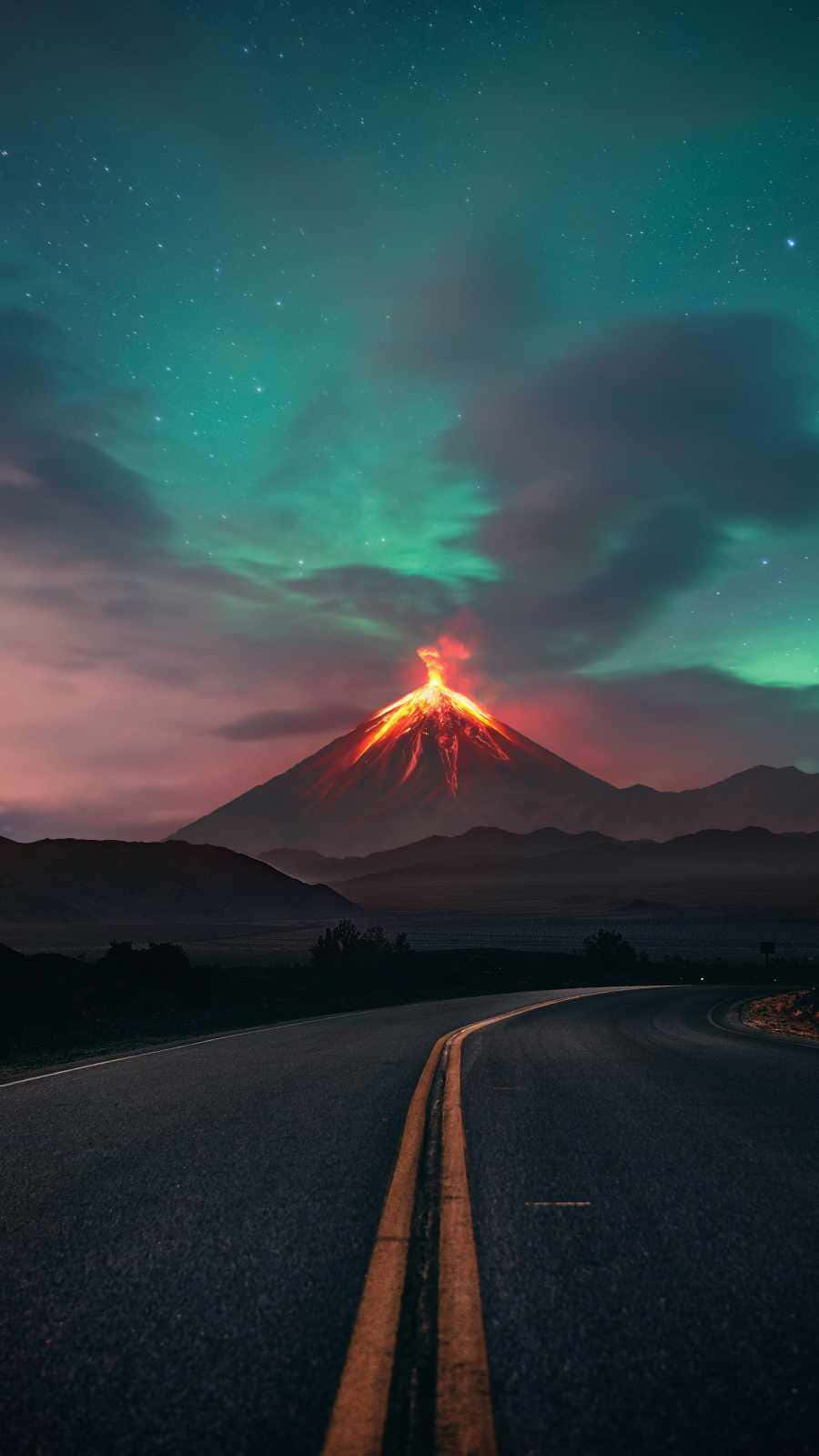 Viajeen Carretera Con Vista De Un Volcán En Erupción. Fondo de pantalla