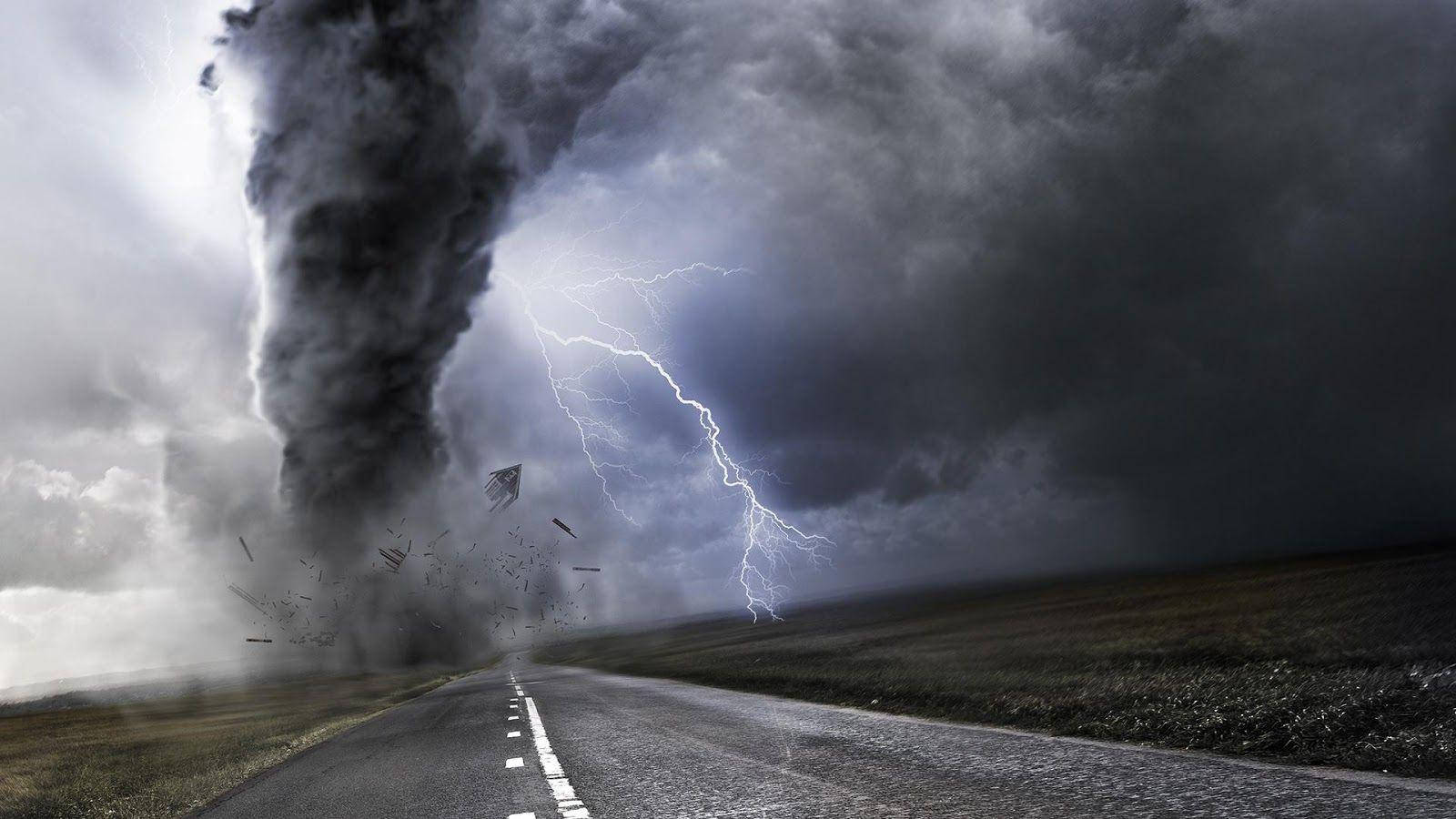 Roadside Thunderstorm Wallpaper