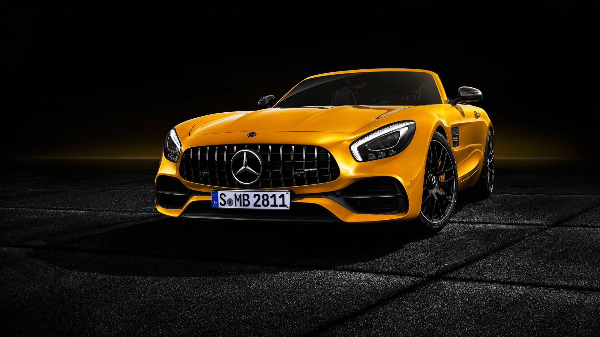 Roadster Yellow AMG GT R Wallpaper