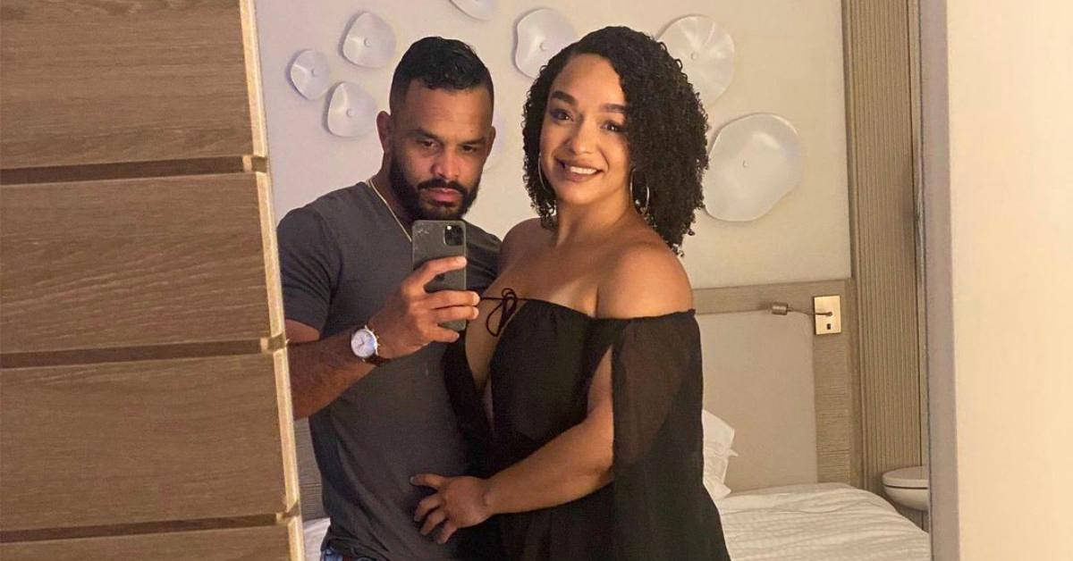 Rob Font With Girlfriend Wallpaper