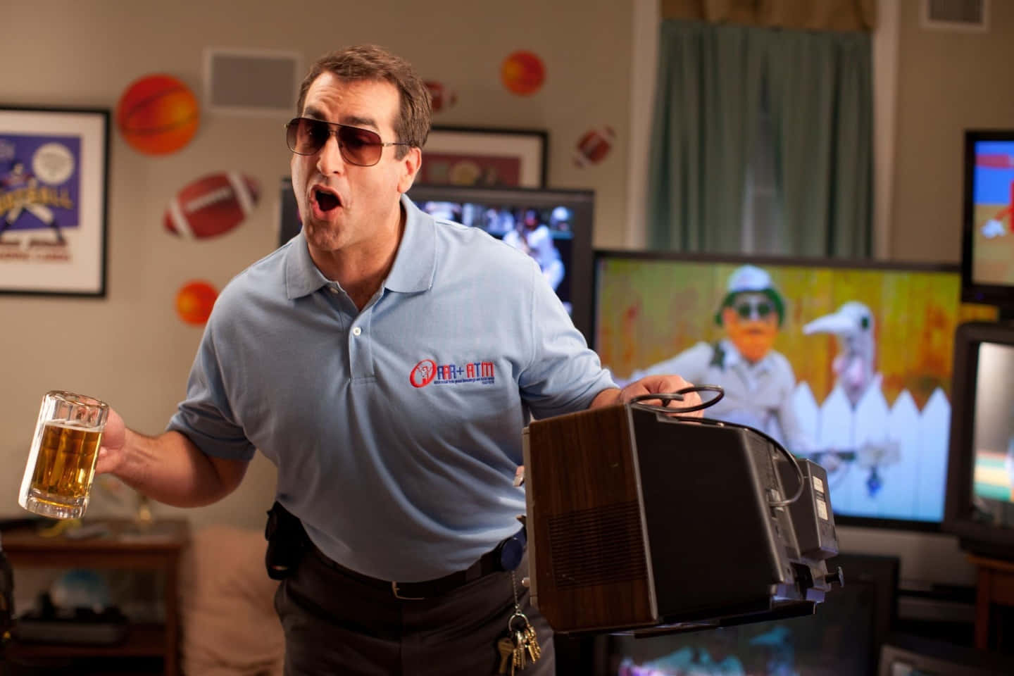 Comedic Actor Rob Riggle in a Casual Pose Wallpaper
