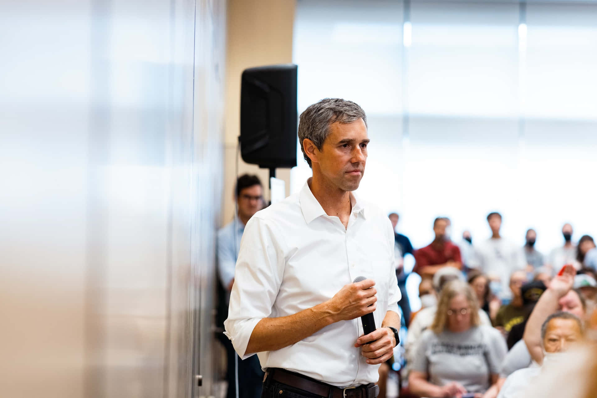 Robert O'rourke During A Public Speaking Event Wallpaper