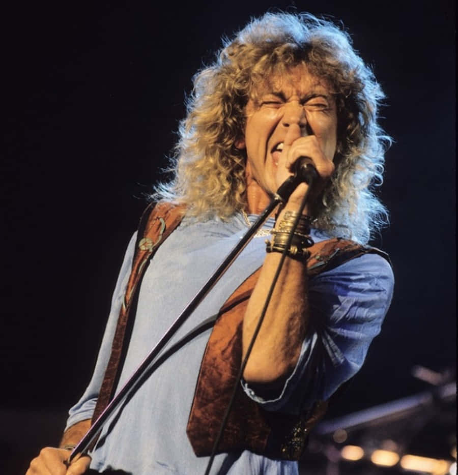 Robertplant, Legendarisk Sångare Och Låtskrivare Samt Tidigare Frontman I Led Zeppelin