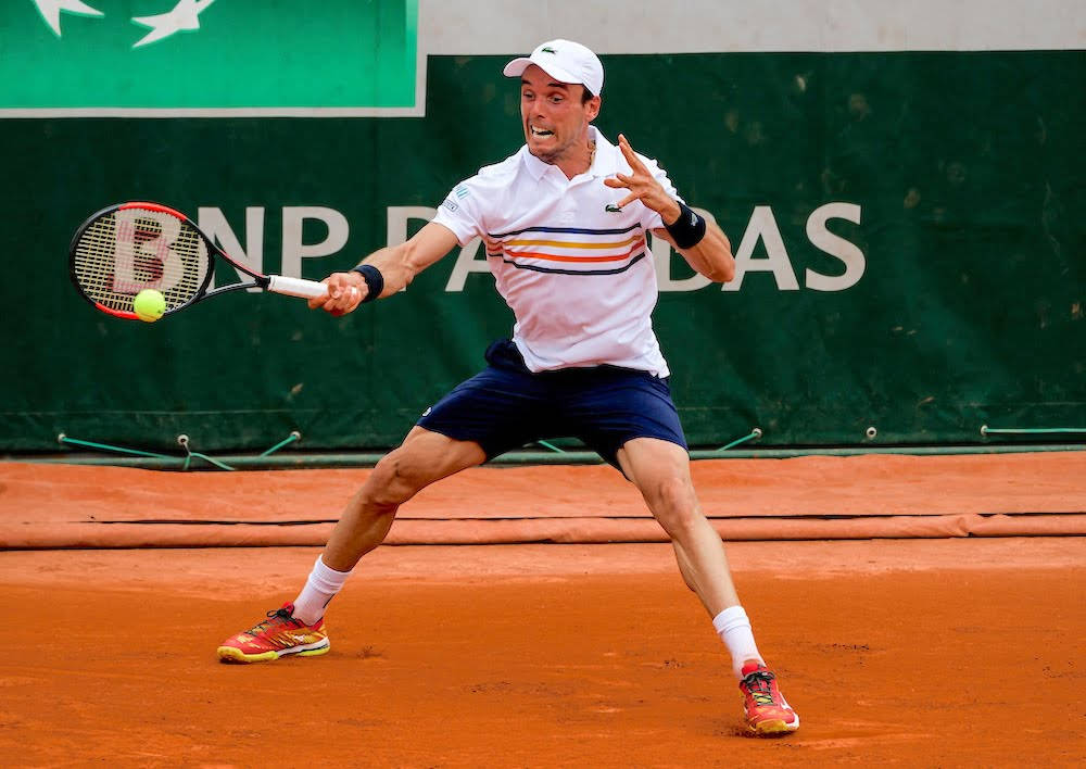 Robertobautista Agut Golpe De Derecha En Tenis. Fondo de pantalla