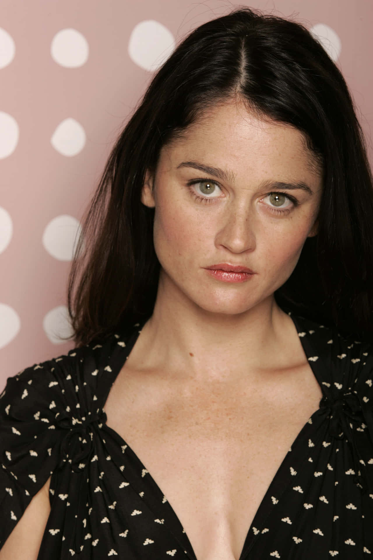 Robin Tunney posing for a photoshoot Wallpaper