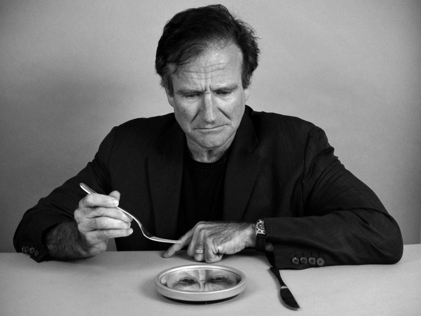 Robin William Eating Photography Wallpaper