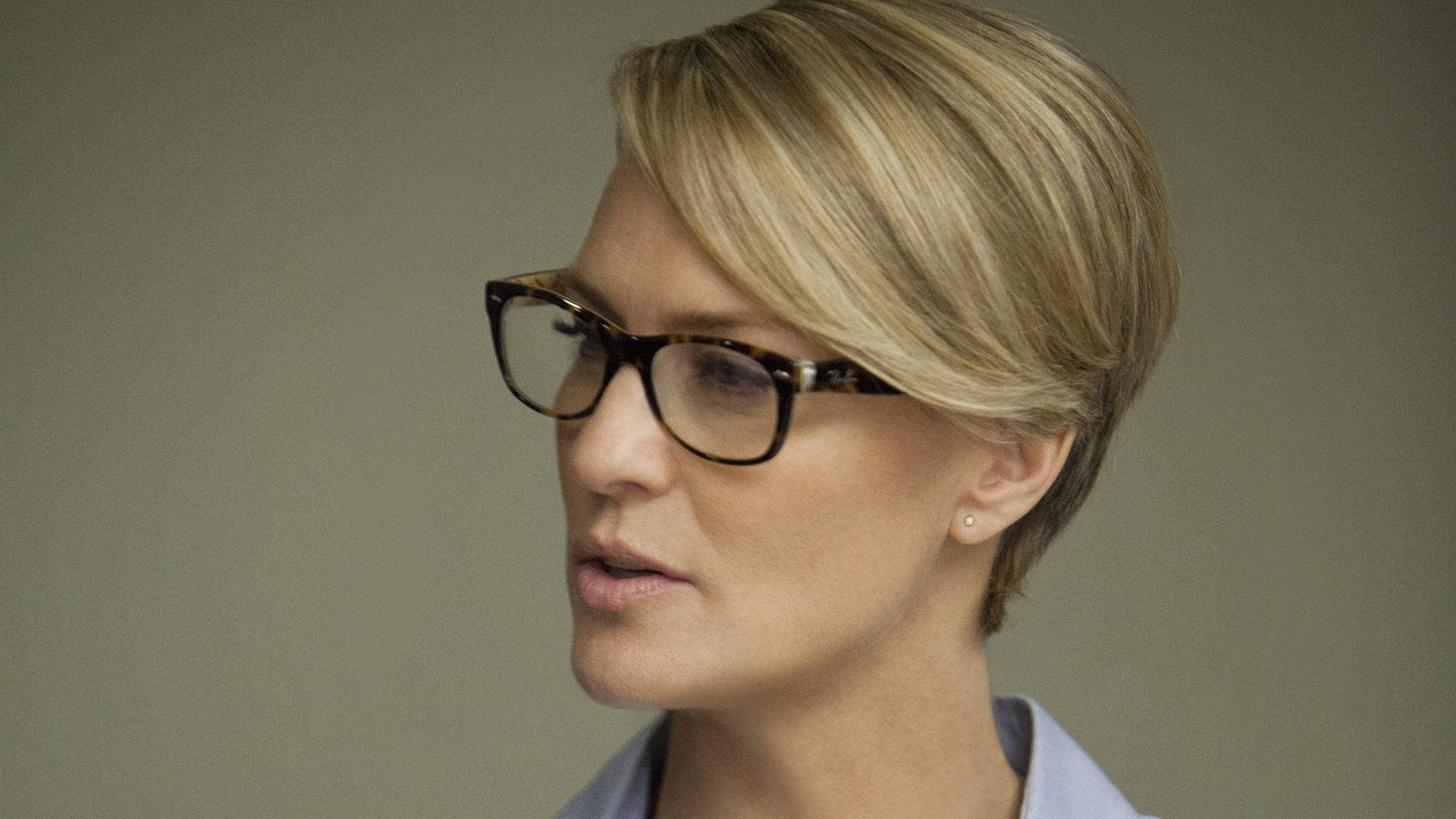 Robinwright In Der Netflix-serie House Of Cards Wallpaper