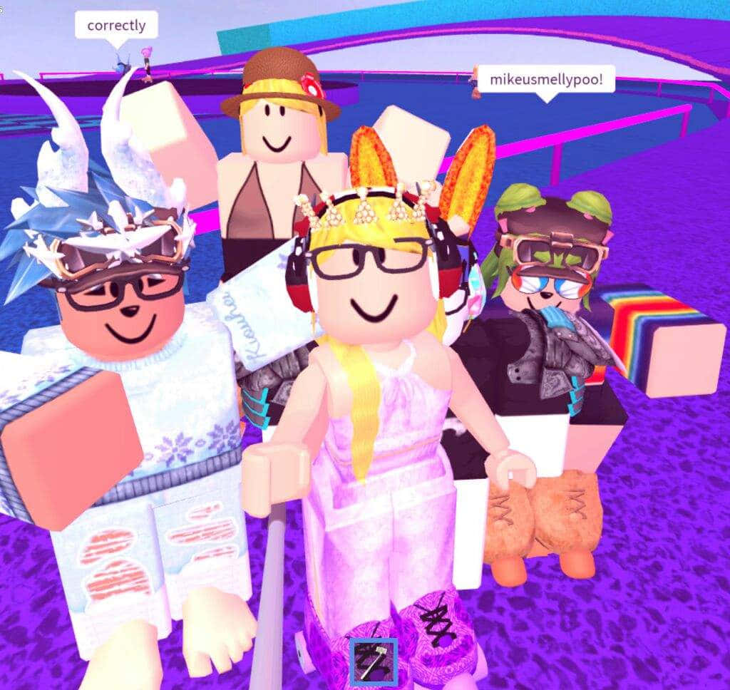Create lasting memories with friends in Roblox!