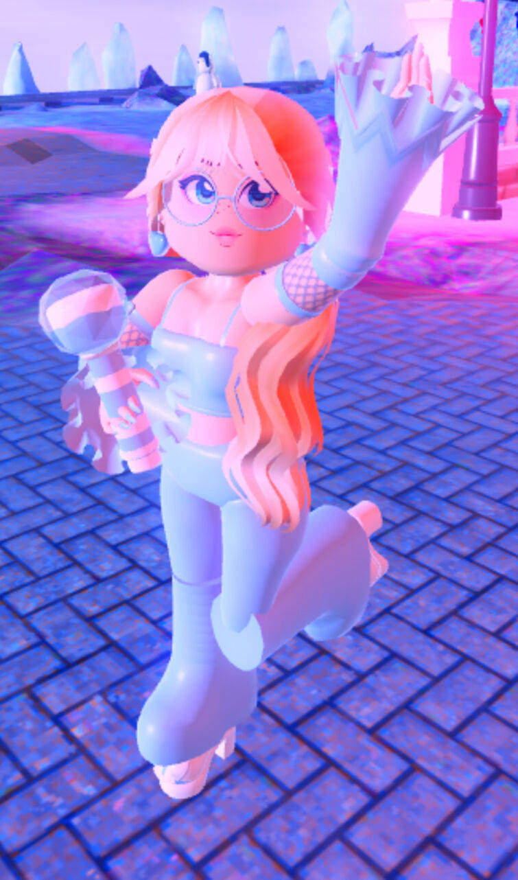 Roblox Royale High Girl With Eyeglasses Wallpaper