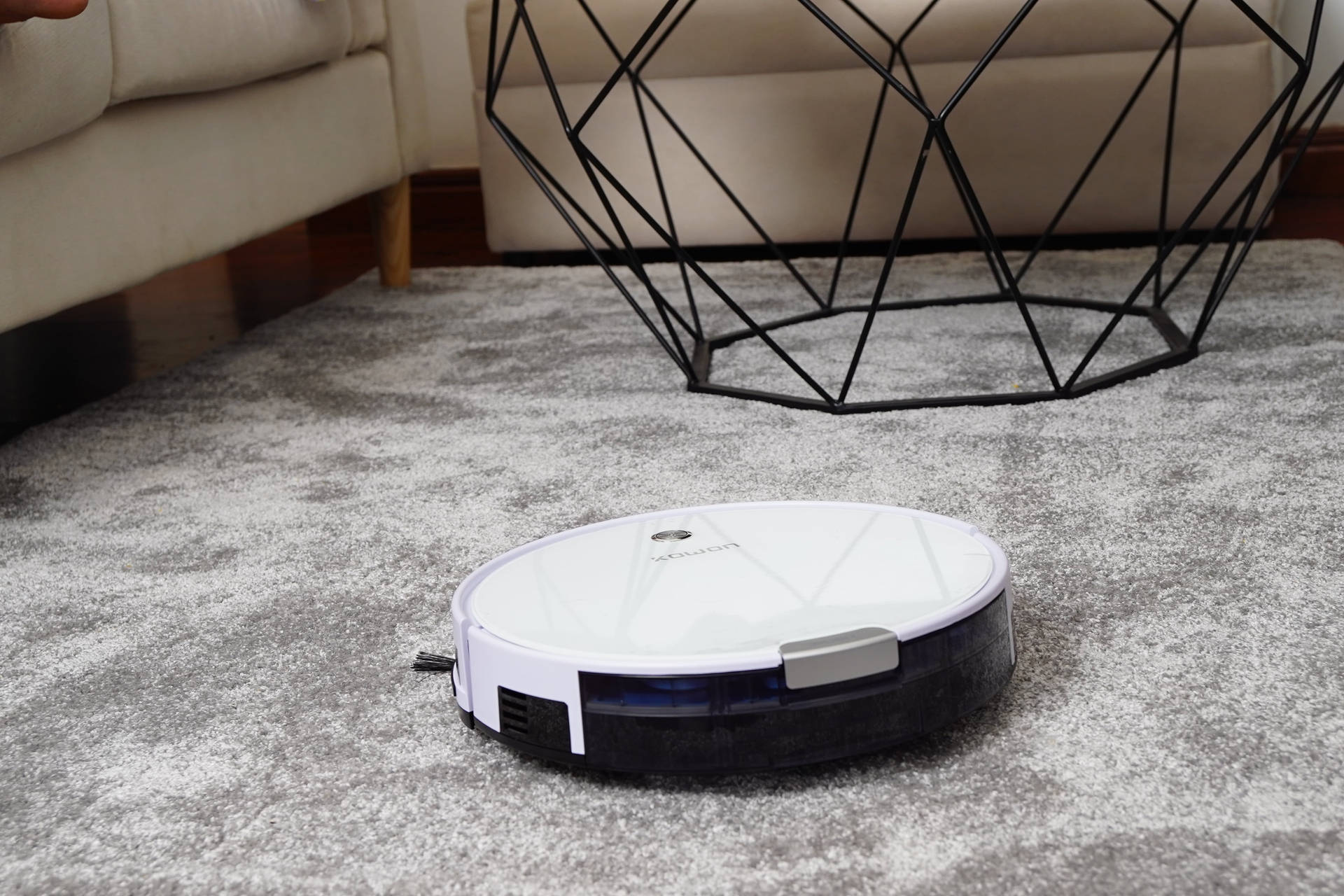 Robot Vacuum Cleaner House Cleaning Wallpaper