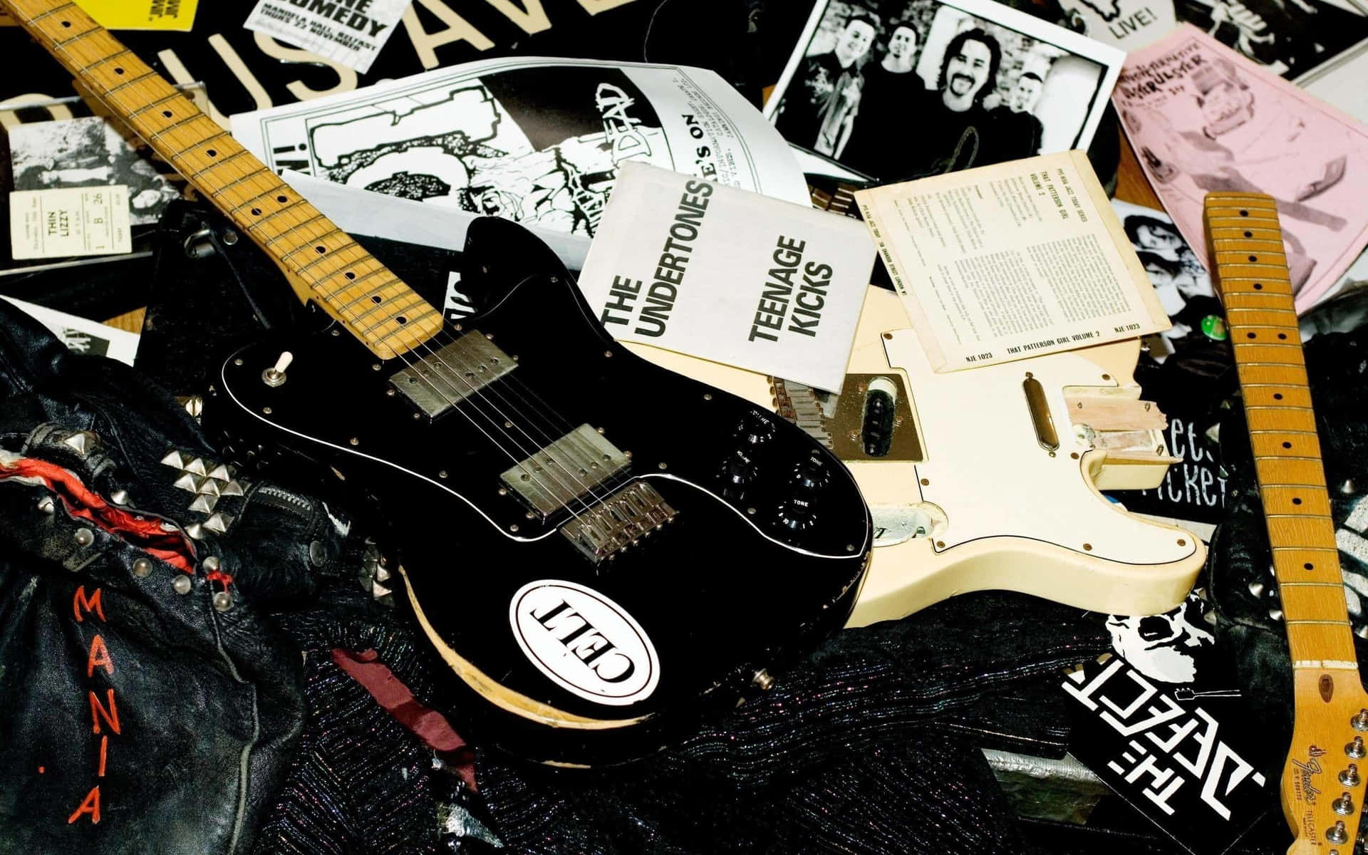 Rock Memorabiliaand Guitars Wallpaper