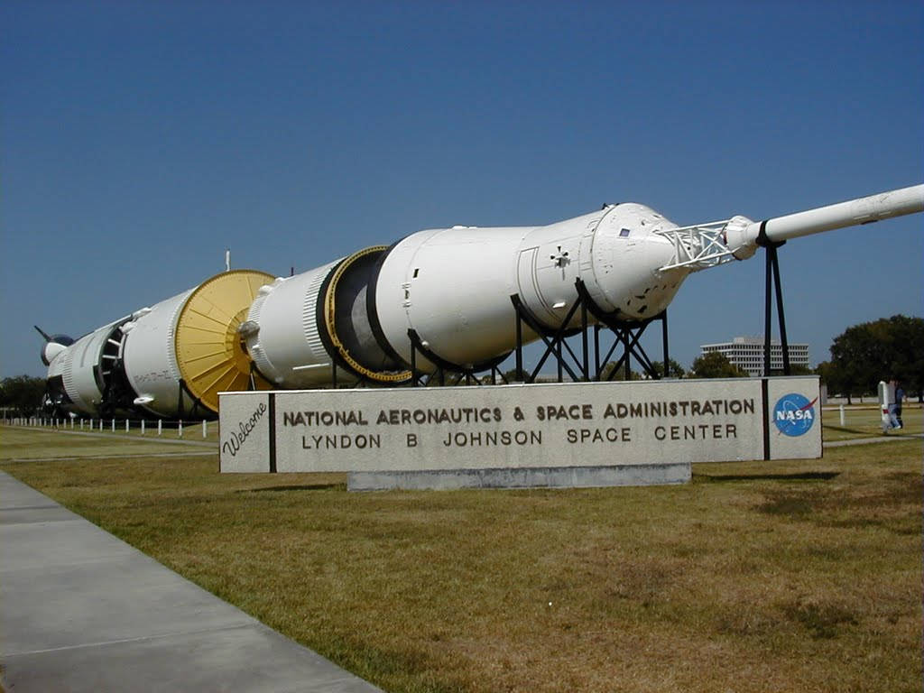 Rocket Outside Nasa Houston Wallpaper
