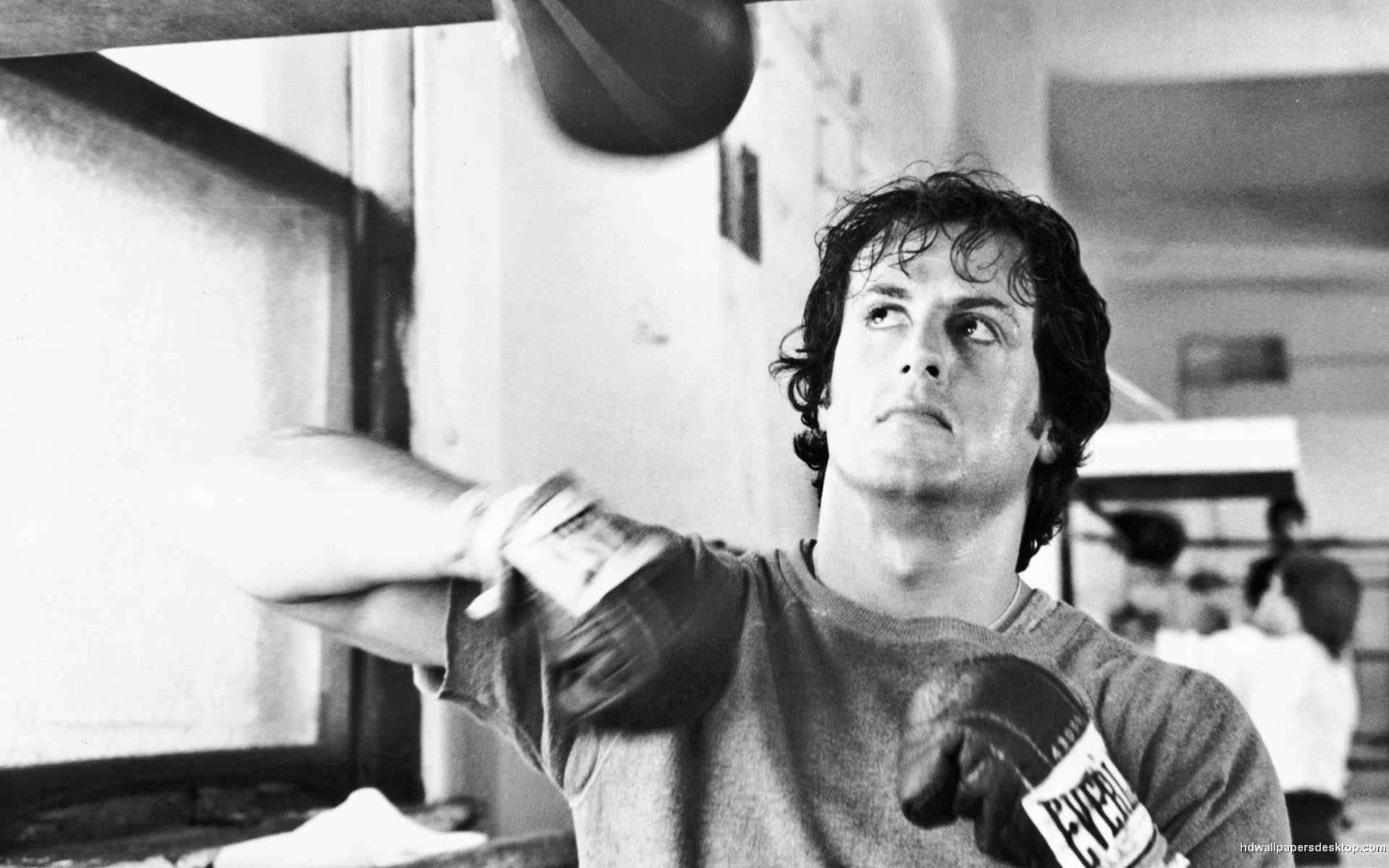 Rocky Balboa Punching Taske Motivering Wallpaper Wallpaper