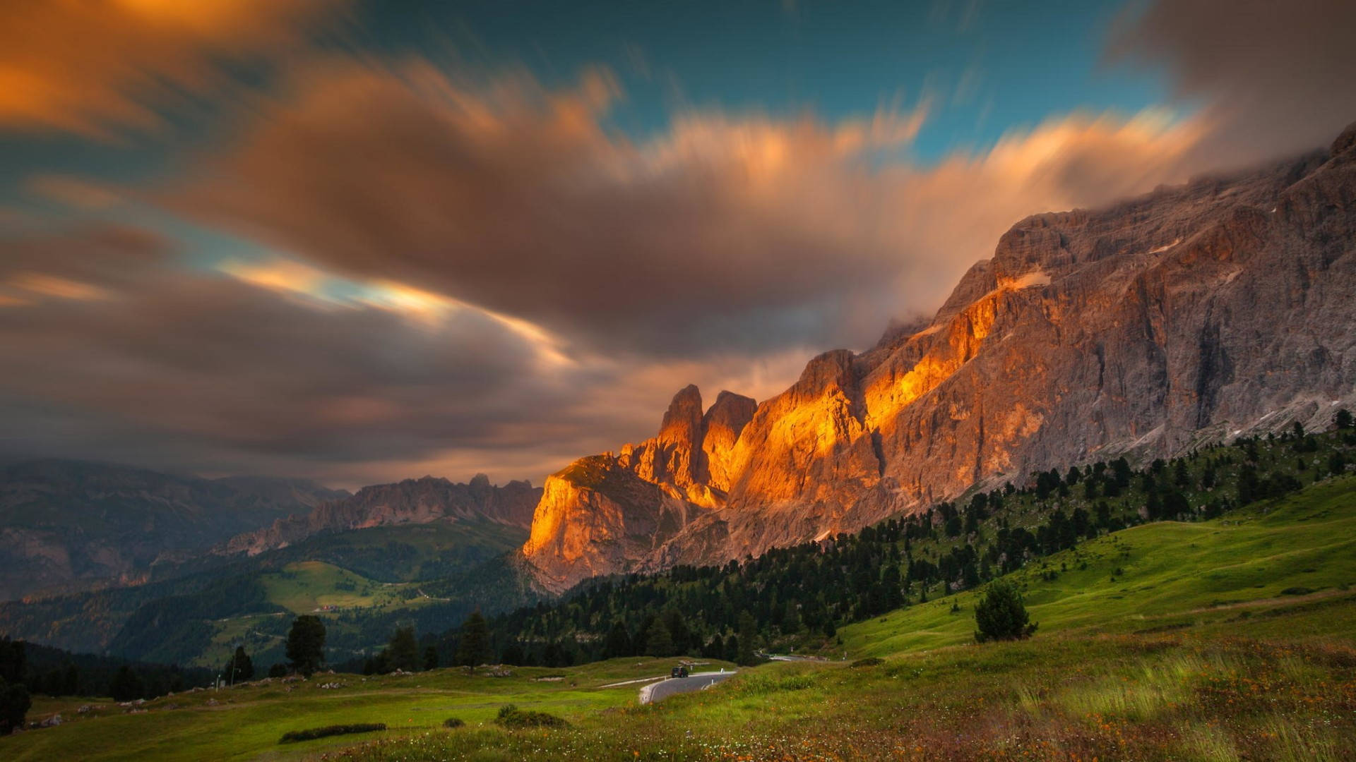 Rocky Mountain Pretty Landscape Wallpaper