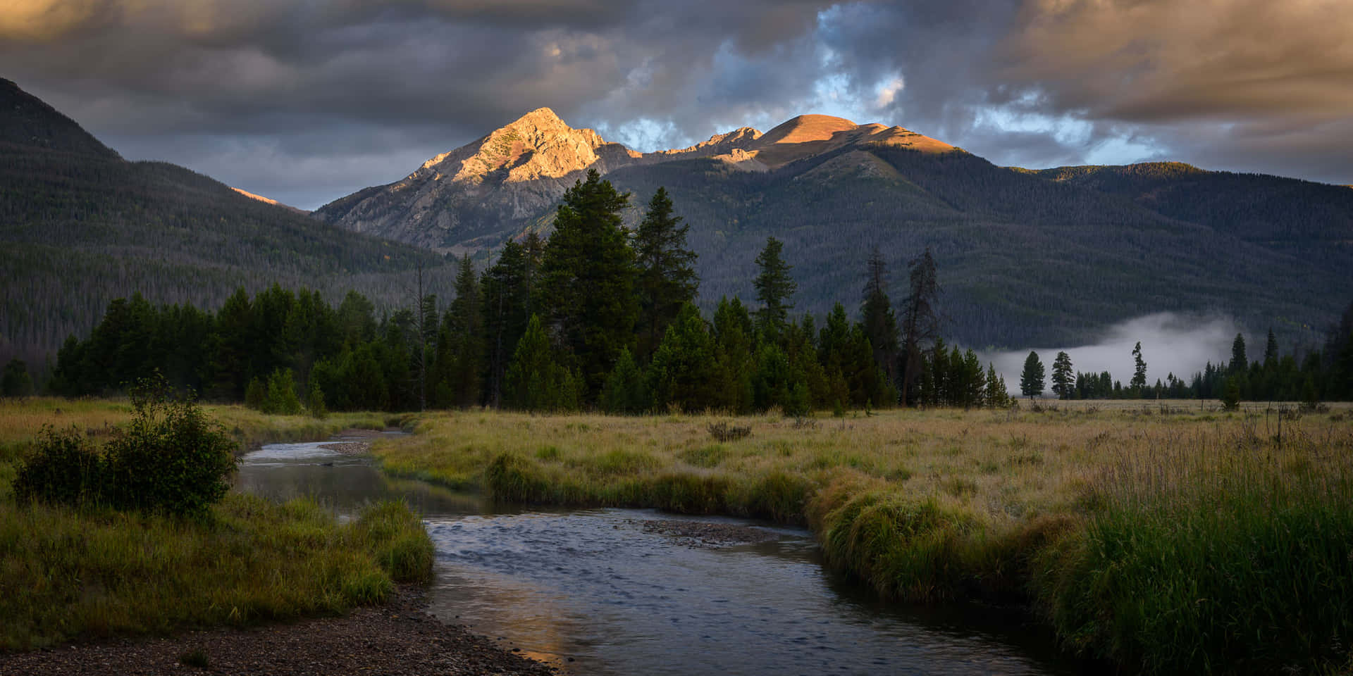 Rocky Mountains Nature Landskab lyser op på dit skrivebord Wallpaper