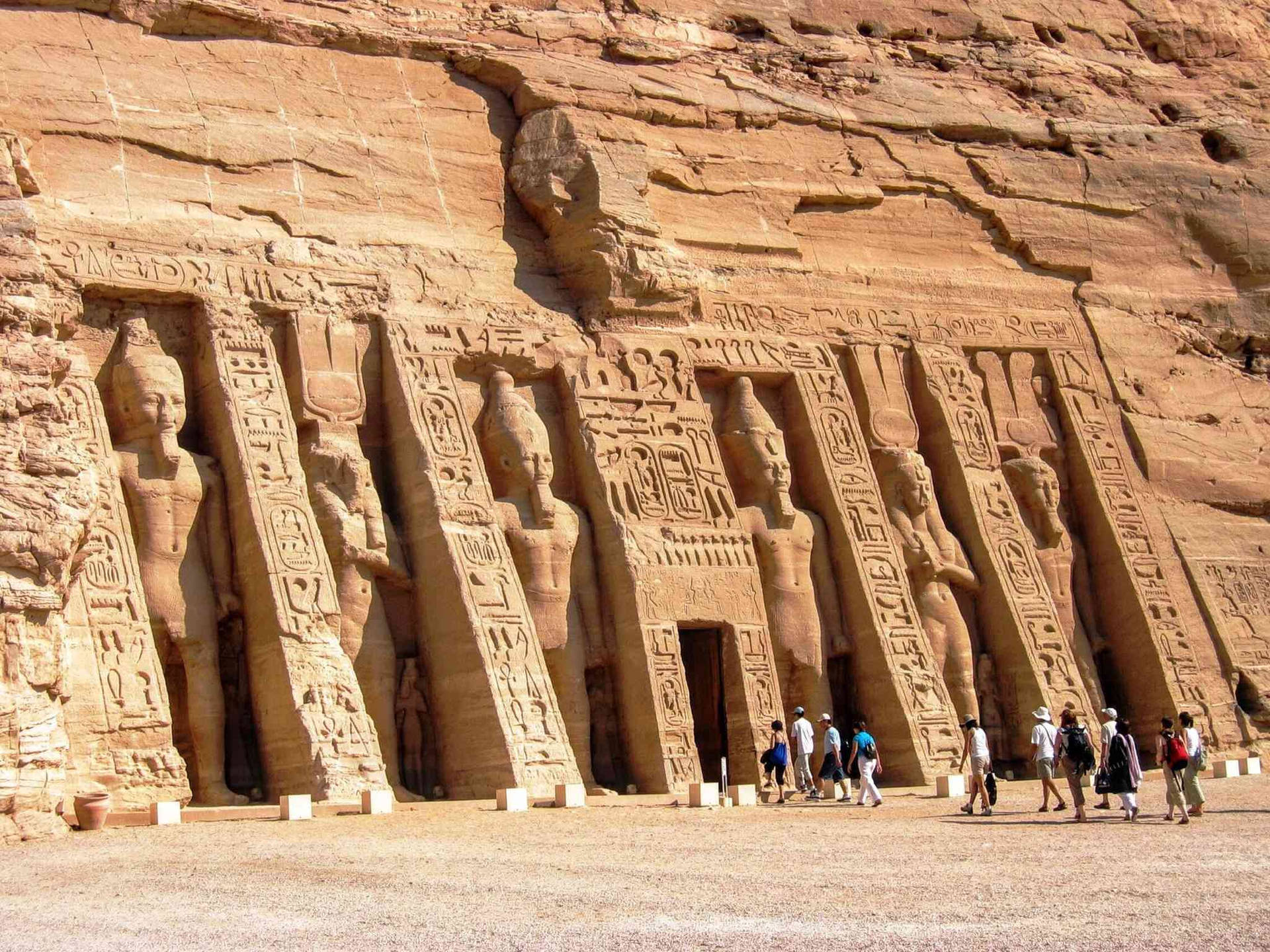 Rocky Walls Of The Great Temple Of Abu Simbel Wallpaper