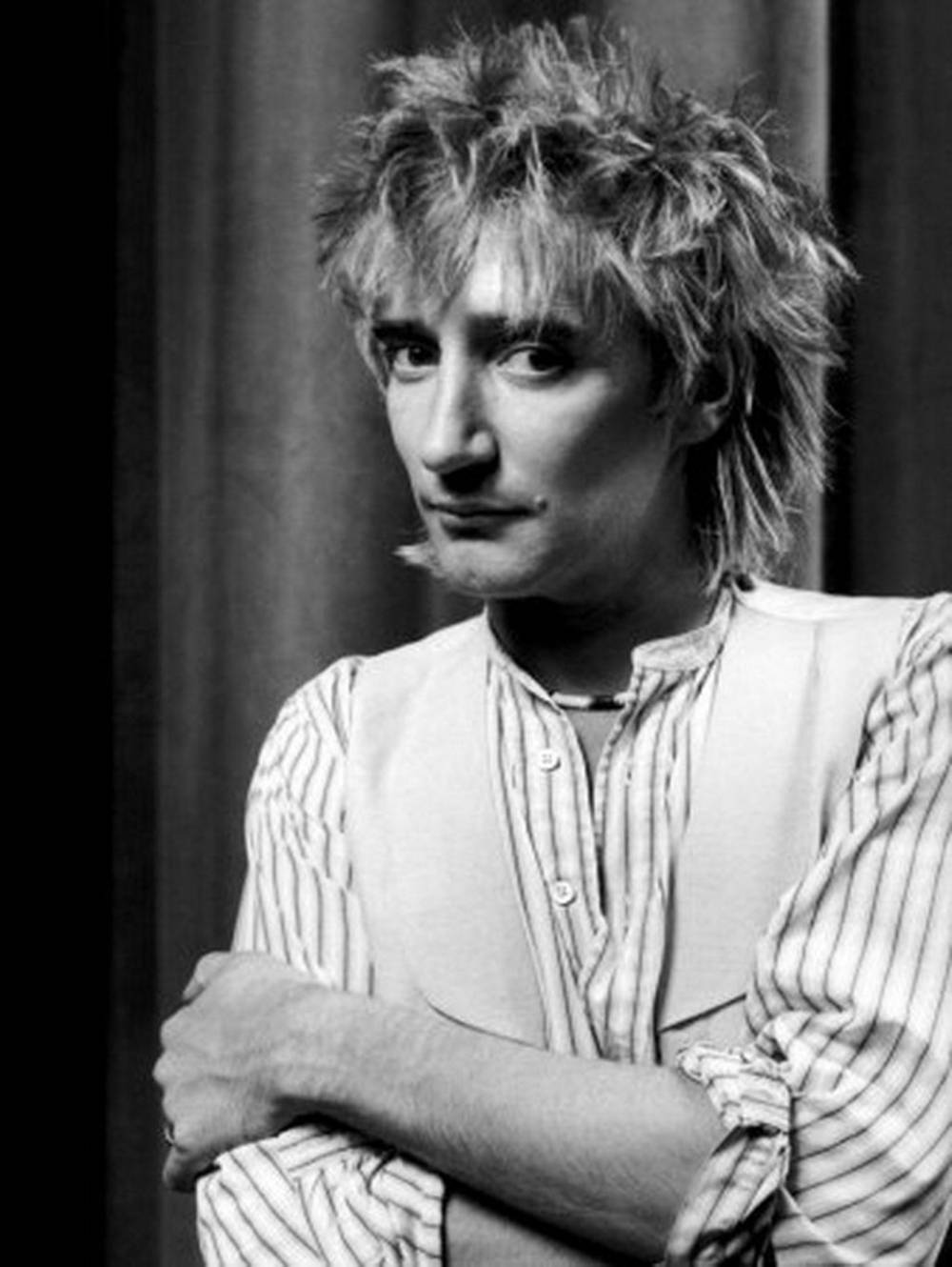 Rod Stewart Iconic Singer And Songwriter Wallpaper