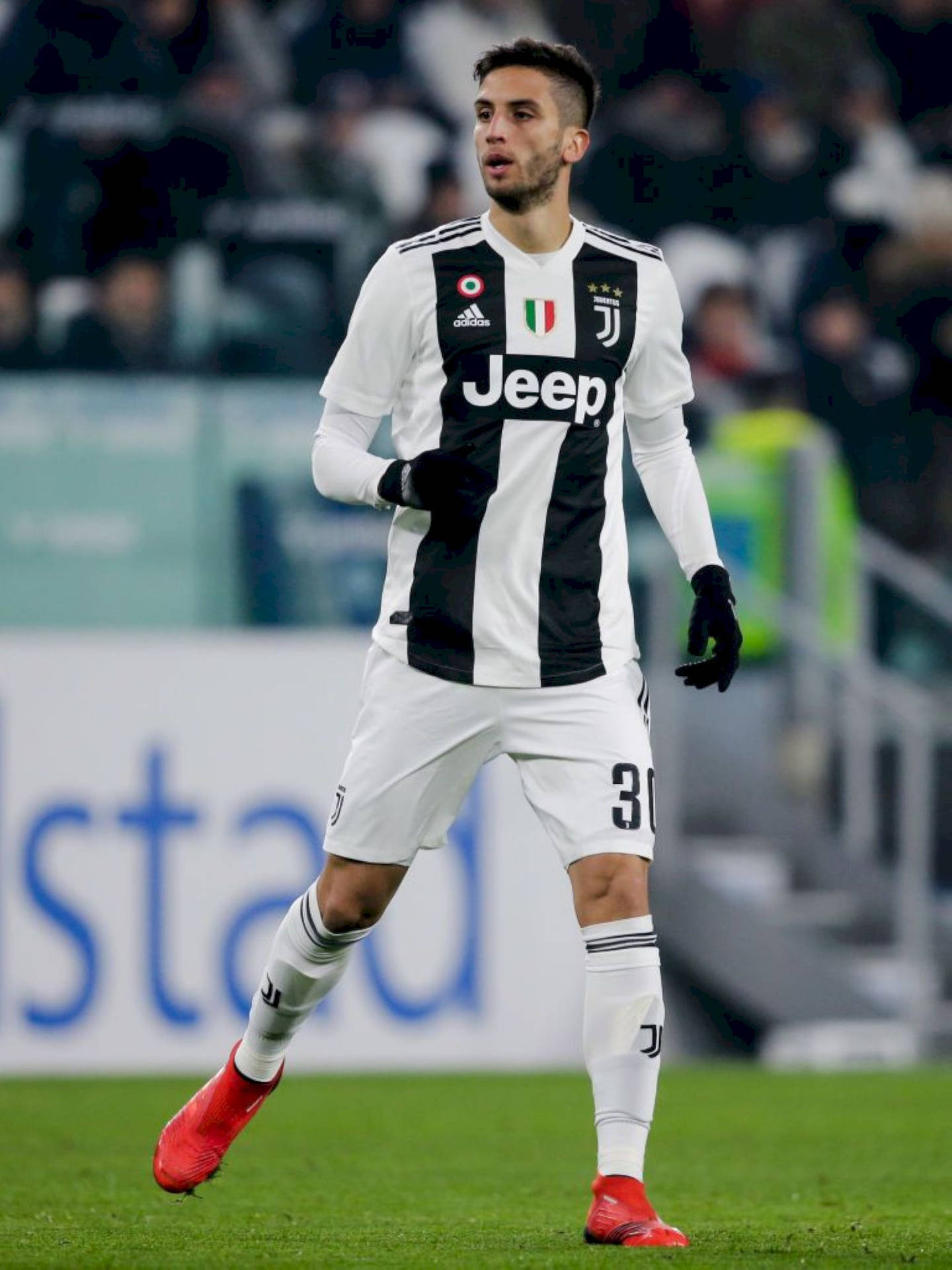 Rodrigobentancur Per Juventus - Corpo Intero Sfondo