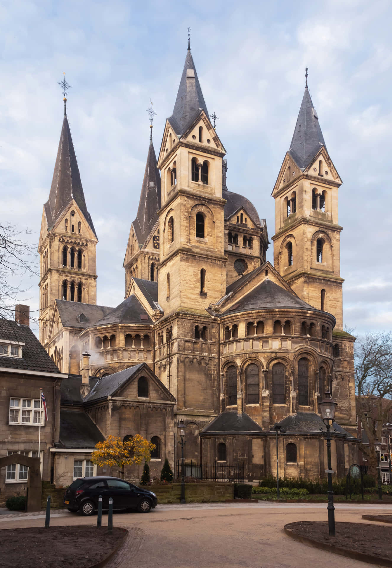 Roermond Cathedral Architecture Wallpaper