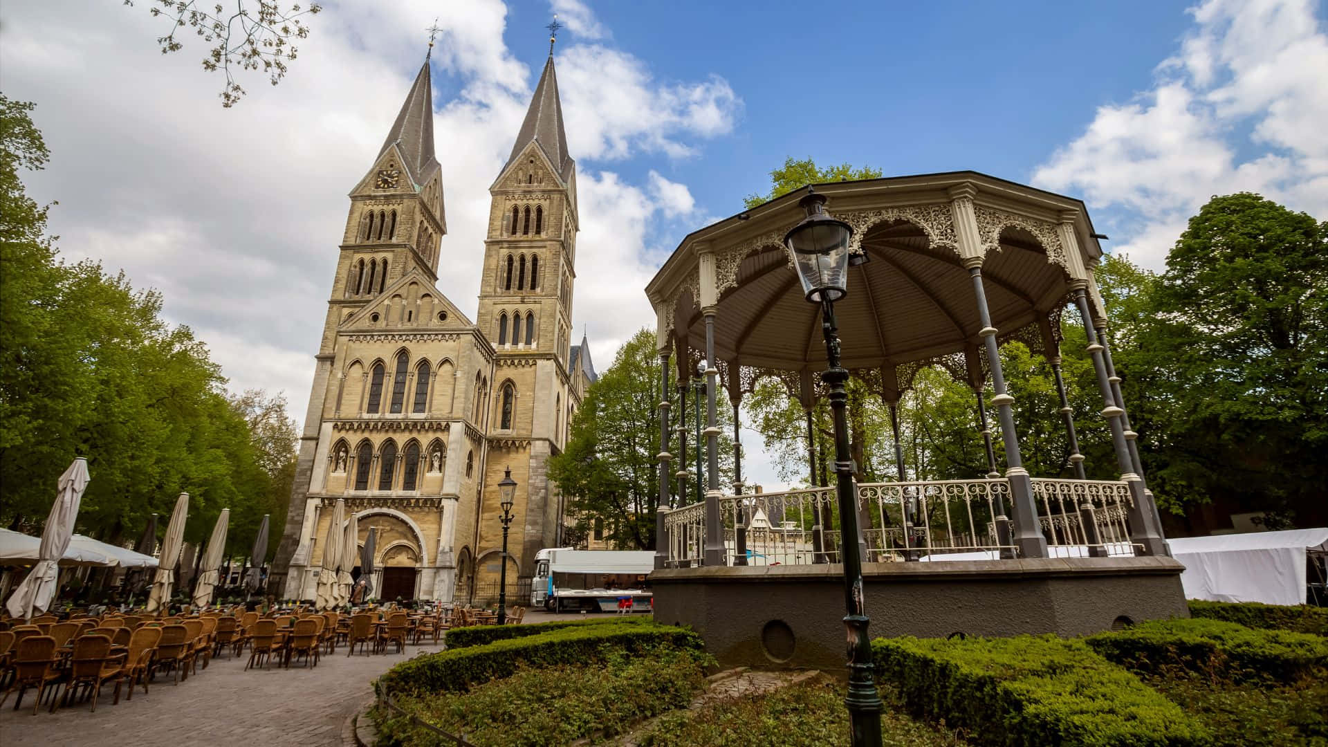 Roermond Katedral Og Bandstand Bakgrunnsbildet