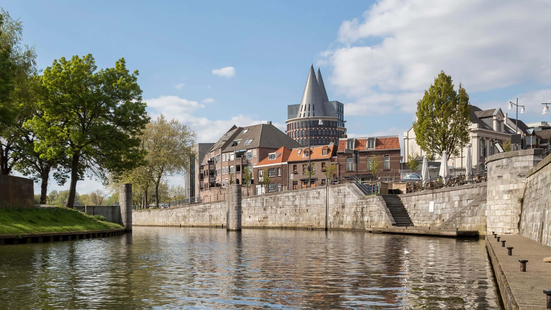 Roermond Riverfront Scenic View Wallpaper