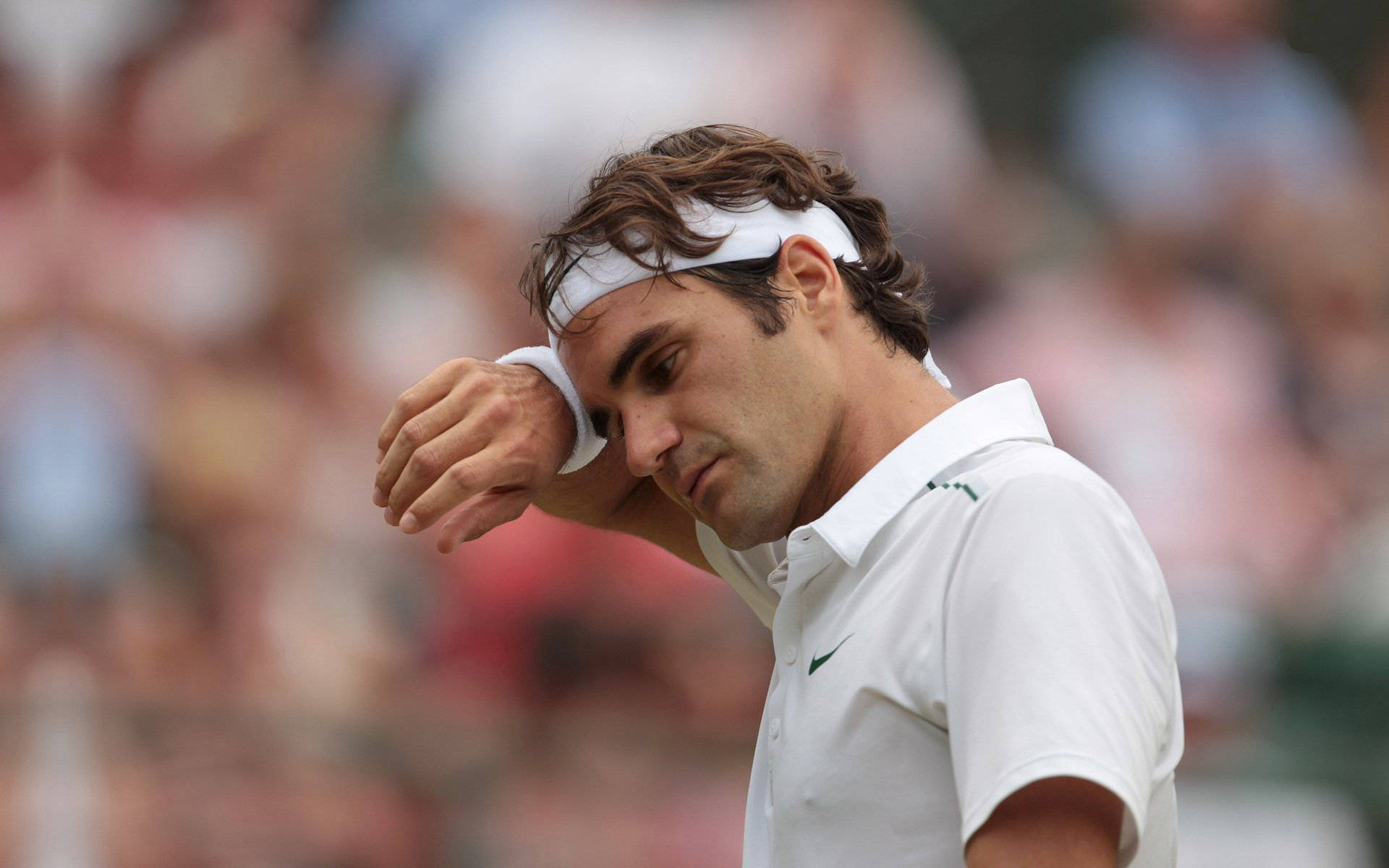 Roger Federer I Helt Hvid Wallpaper