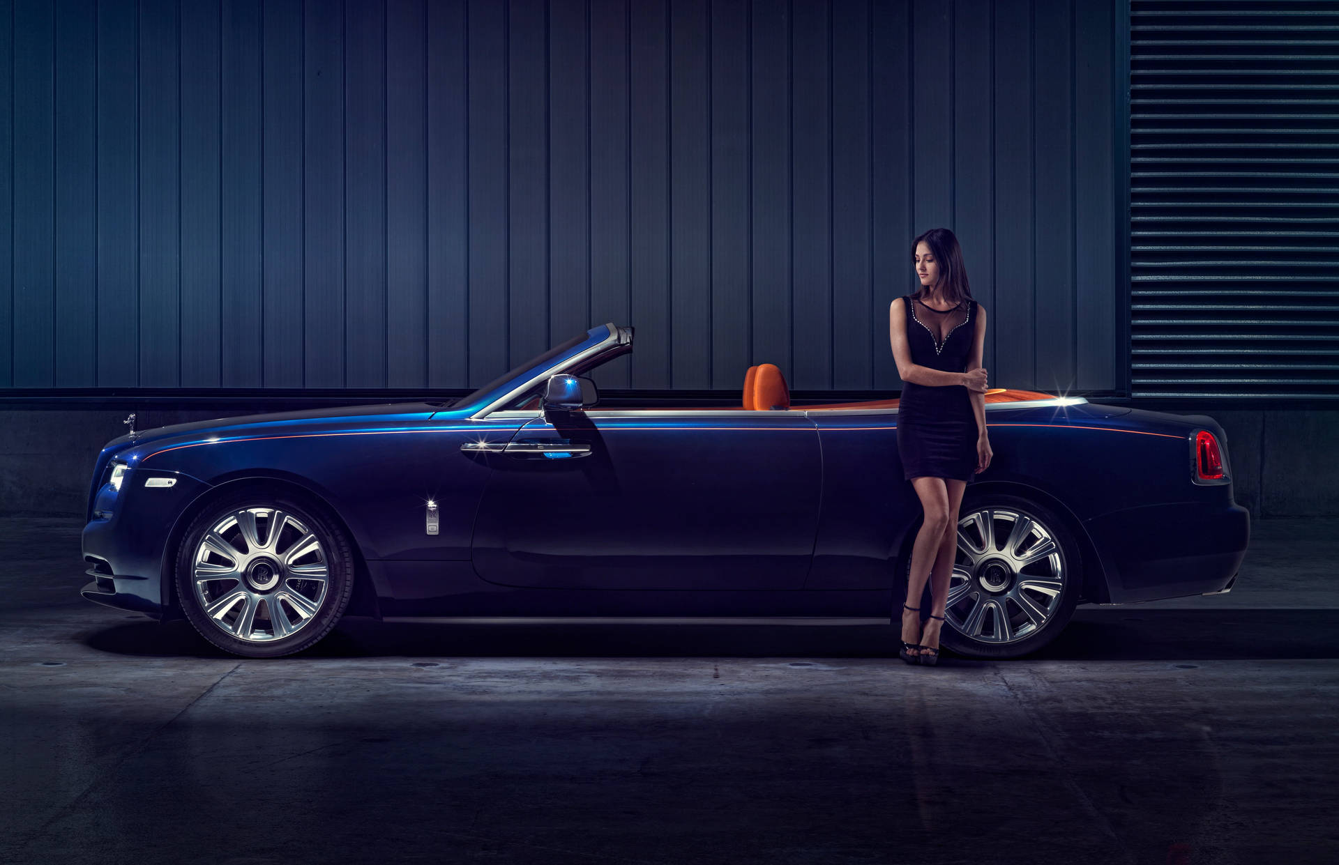 Rolls-Royce 4K Daggry Med Kvinde Iført Hat Wallpaper