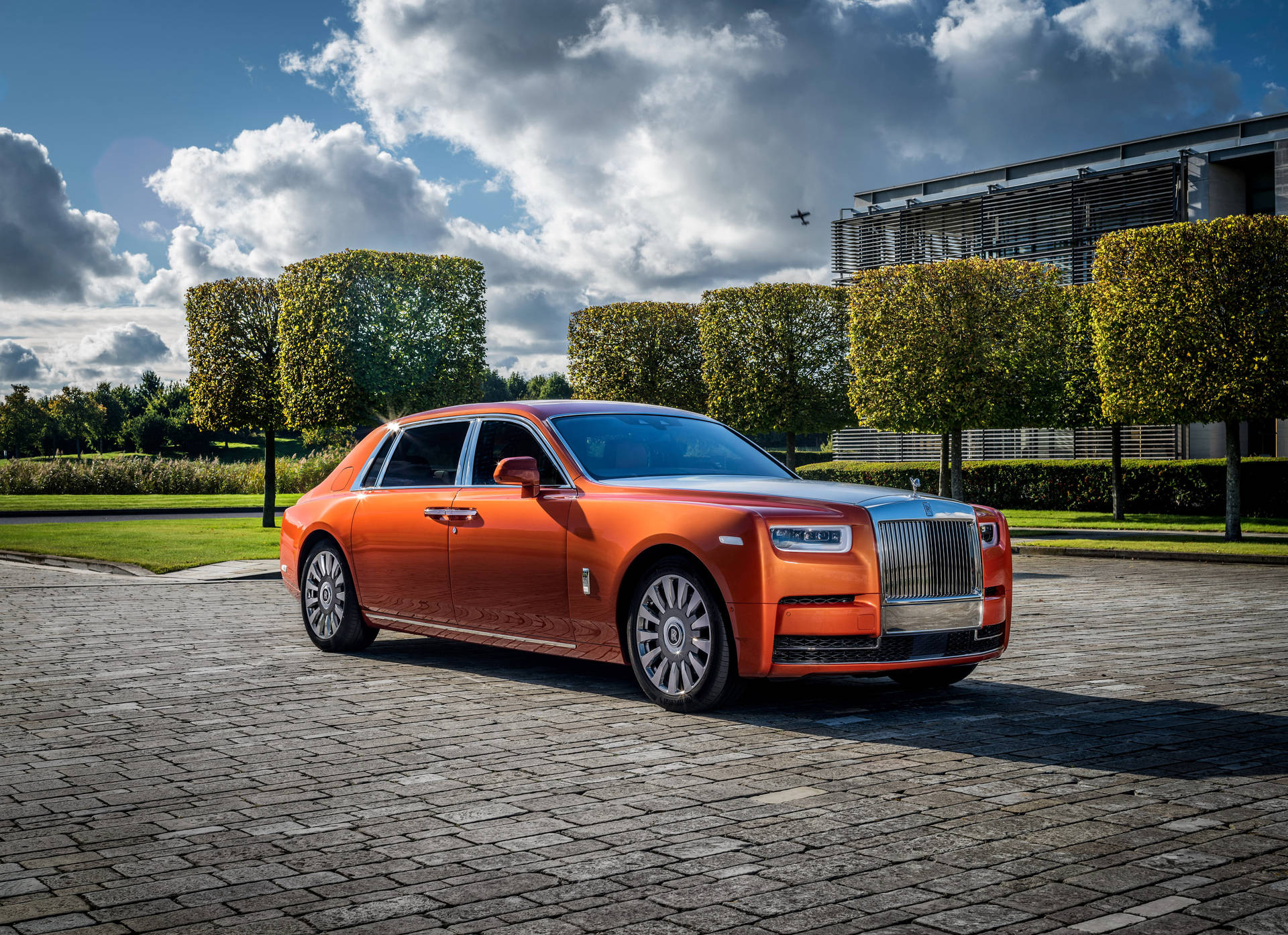 Rolls-Royce 4K Orange Phantom Kube Buske Wallpaper Wallpaper
