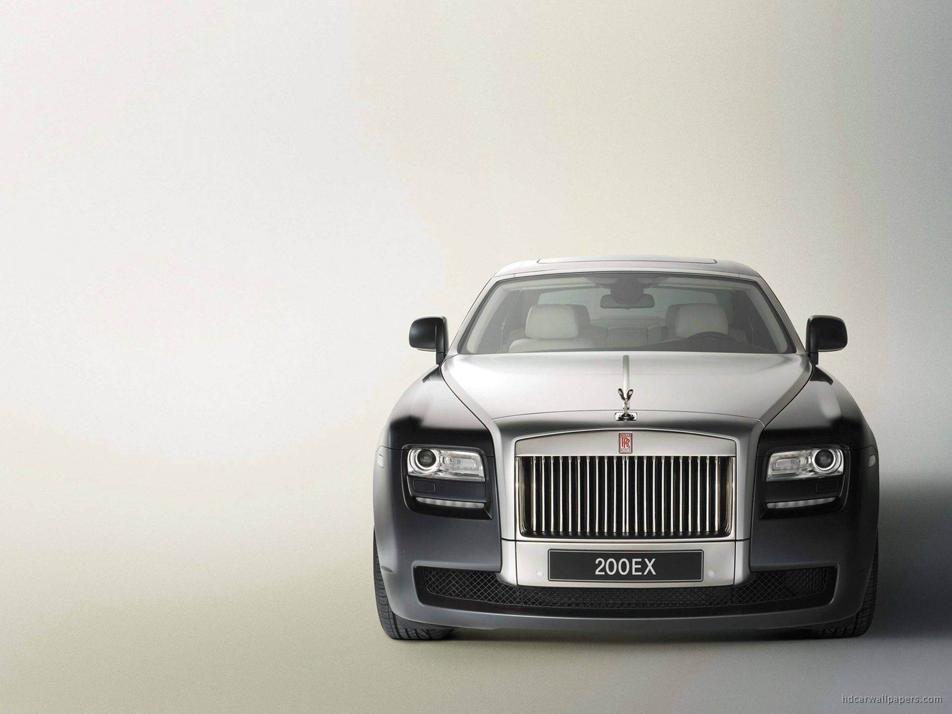 Rolls Royce Front View Wallpaper