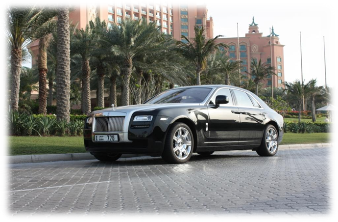 Rolls Royce Luxury Sedan Outside Hotel PNG