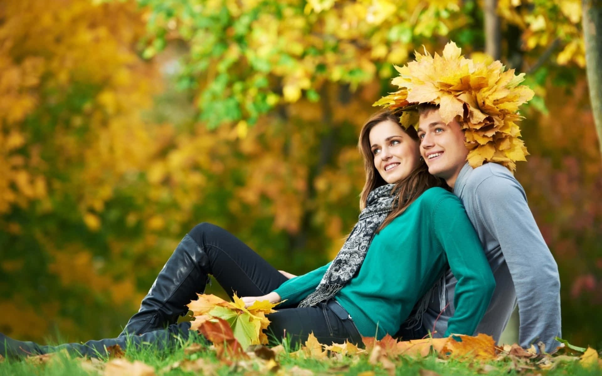 Couple Romance With Autumn Leaves Picture