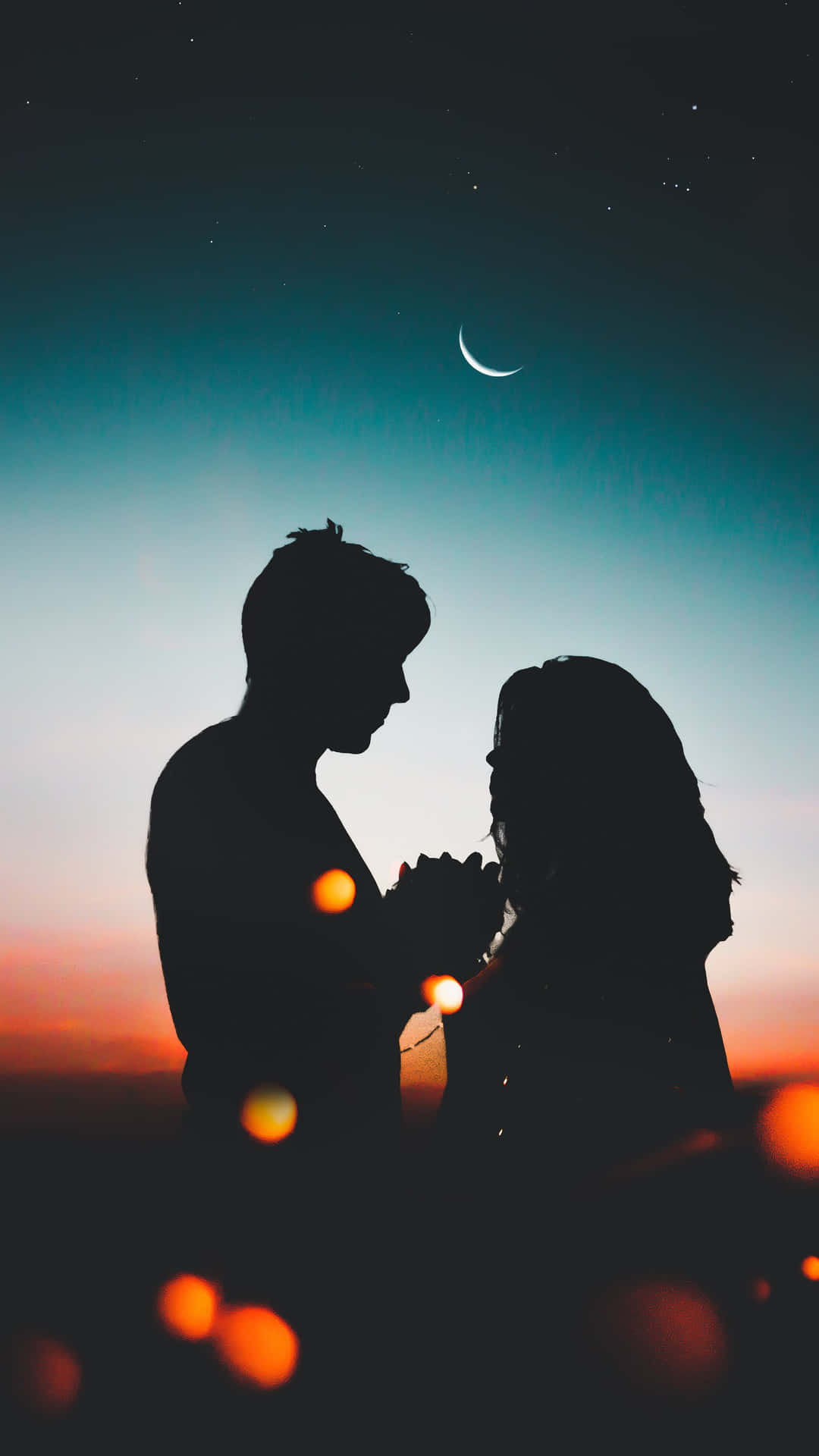 Romantic Couple Moonlit Silhouette Wallpaper