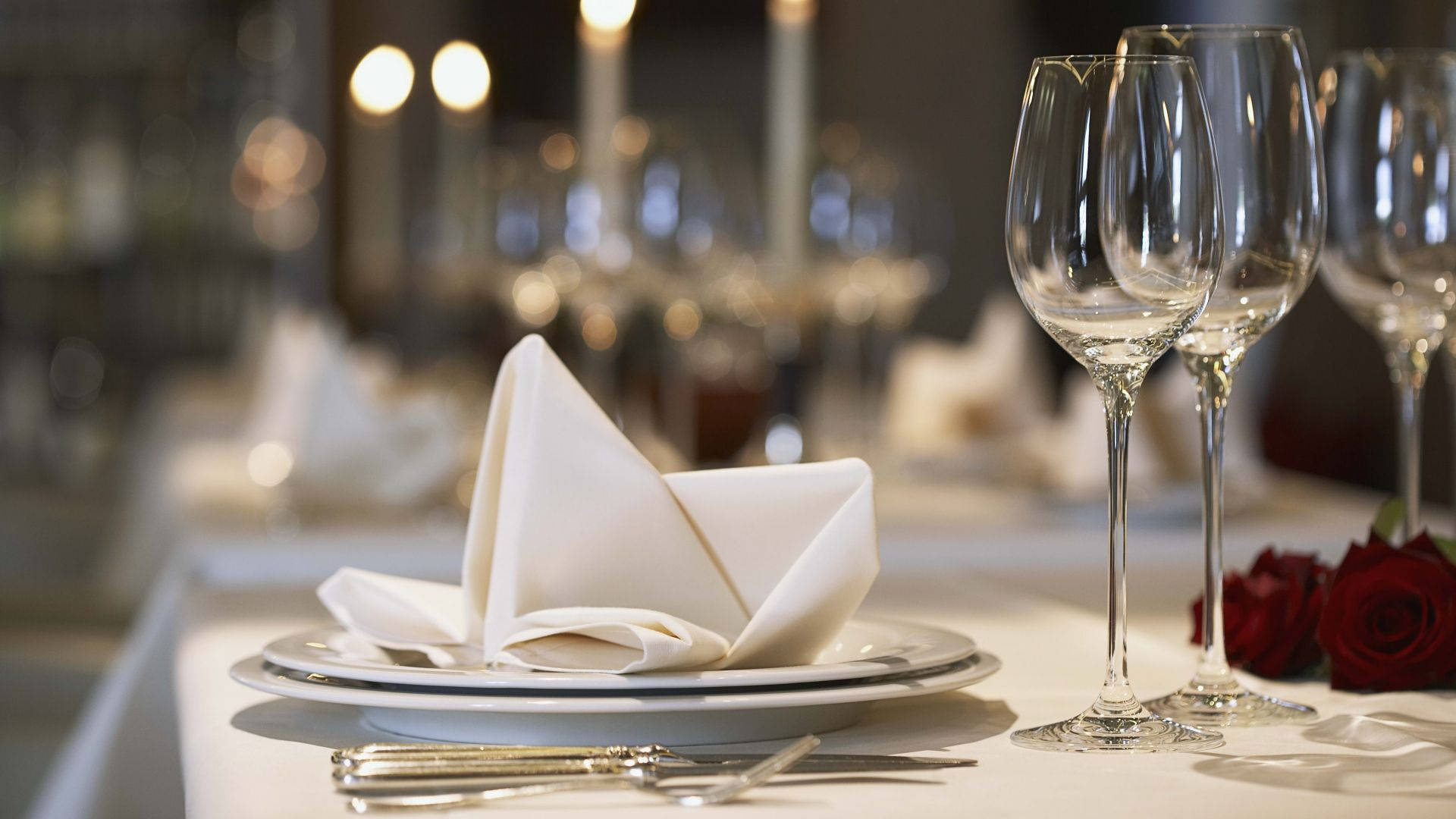 Romantic Fancy Restaurant Table Setting Wallpaper