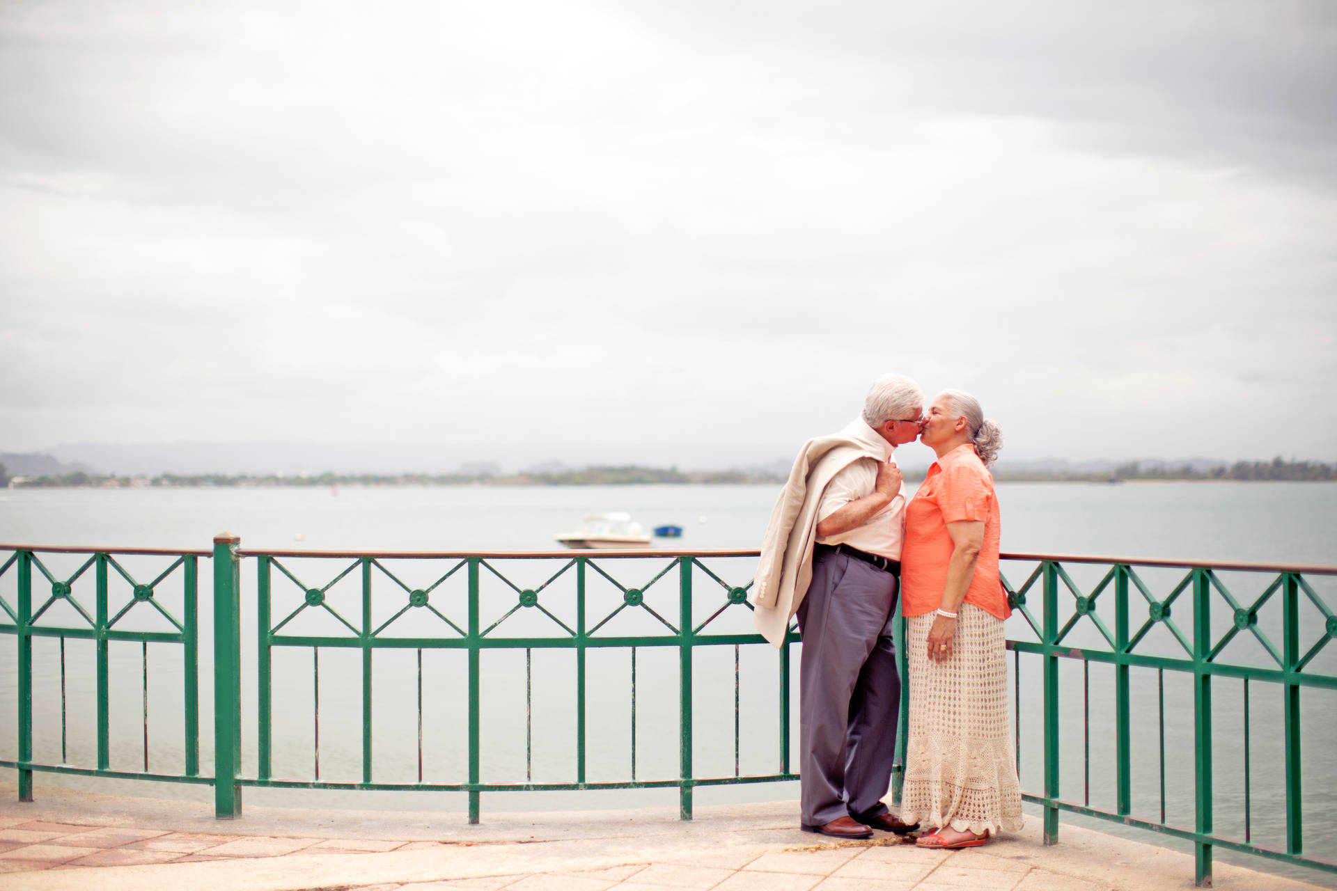 Romantisk Kærlighed ældre Par vil smelte dit hjerte Wallpaper