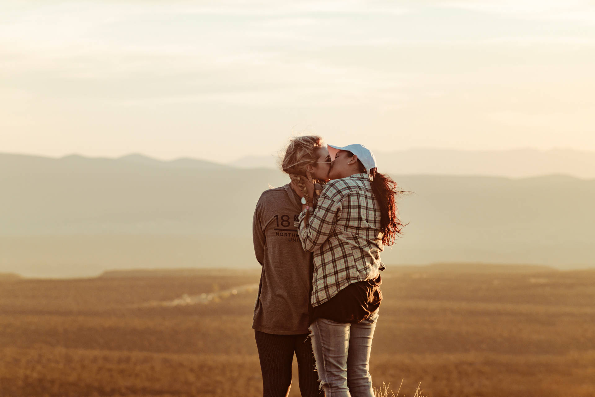 Romantic Love Open Field Kiss Wallpaper