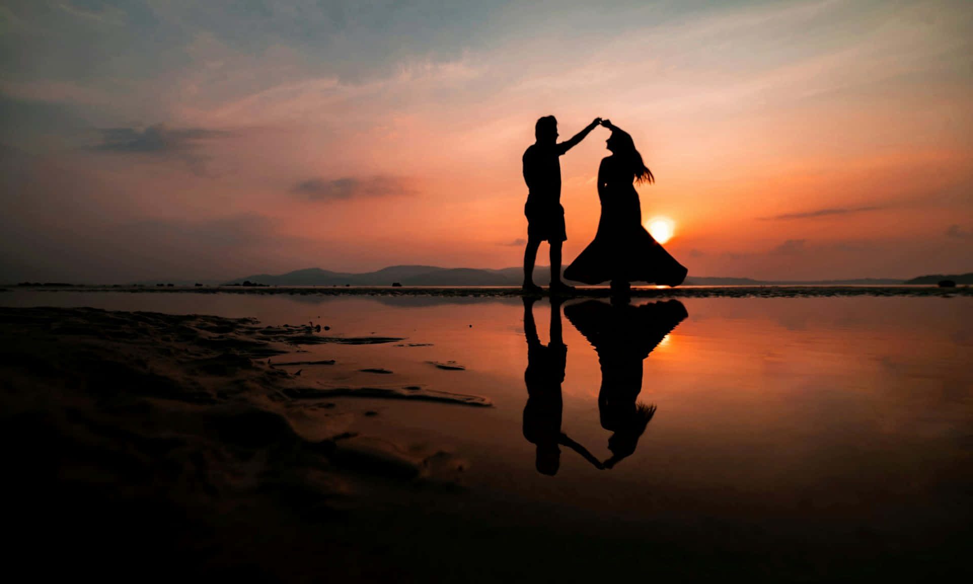 Romantic Sunset Silhouette Couple Wallpaper