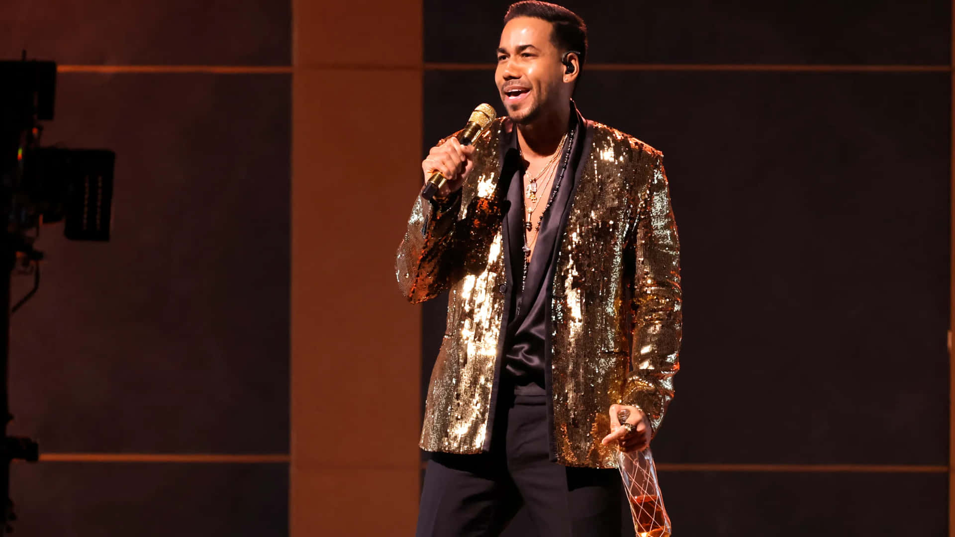 Romeo Santos Live Performance Glitter Jacket Wallpaper