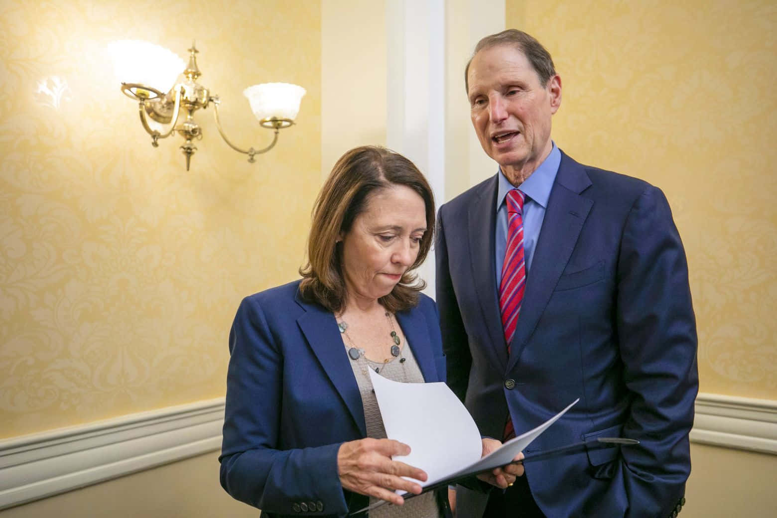 Ron Wyden And Maria Cantwell Wallpaper