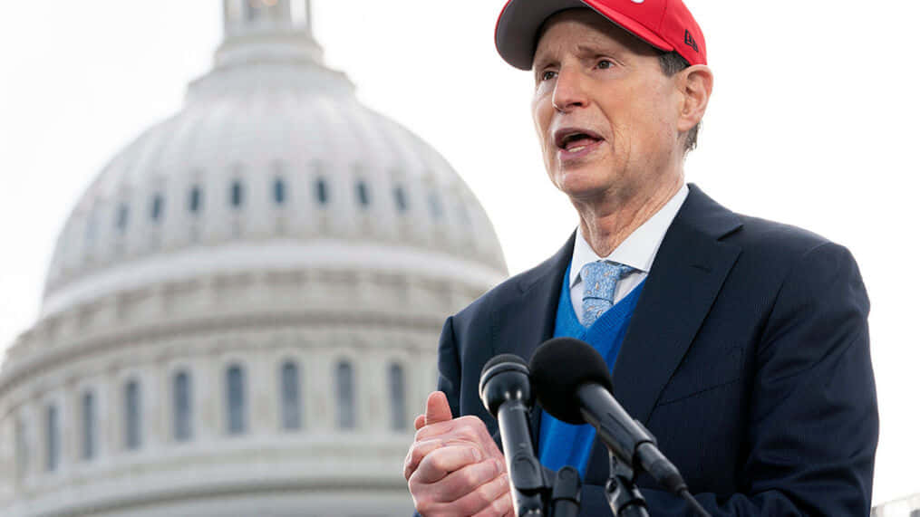 Ron Wyden With Capitol Background Wallpaper