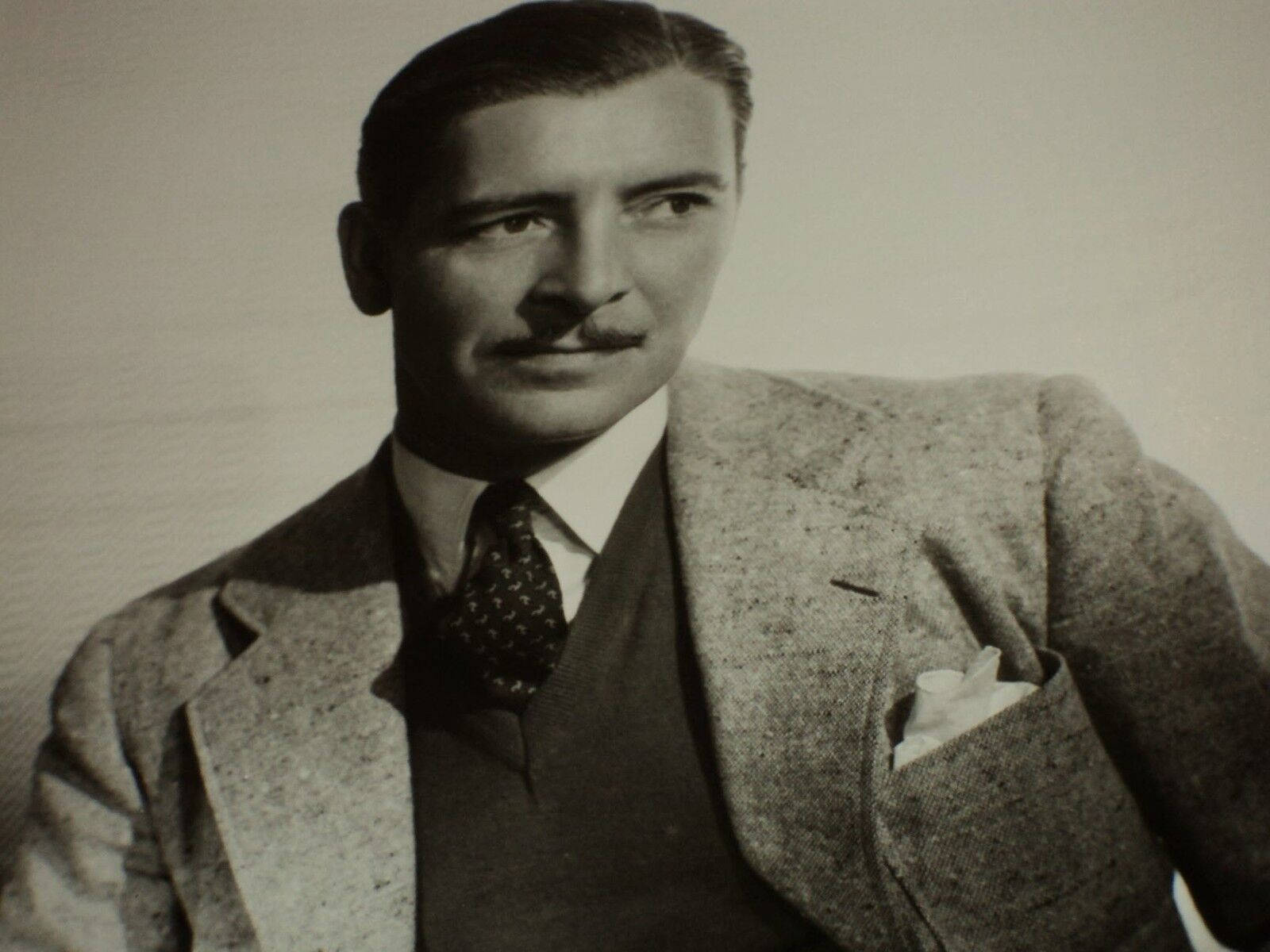 Ronald Colman Vintage Photo In Suit Wallpaper
